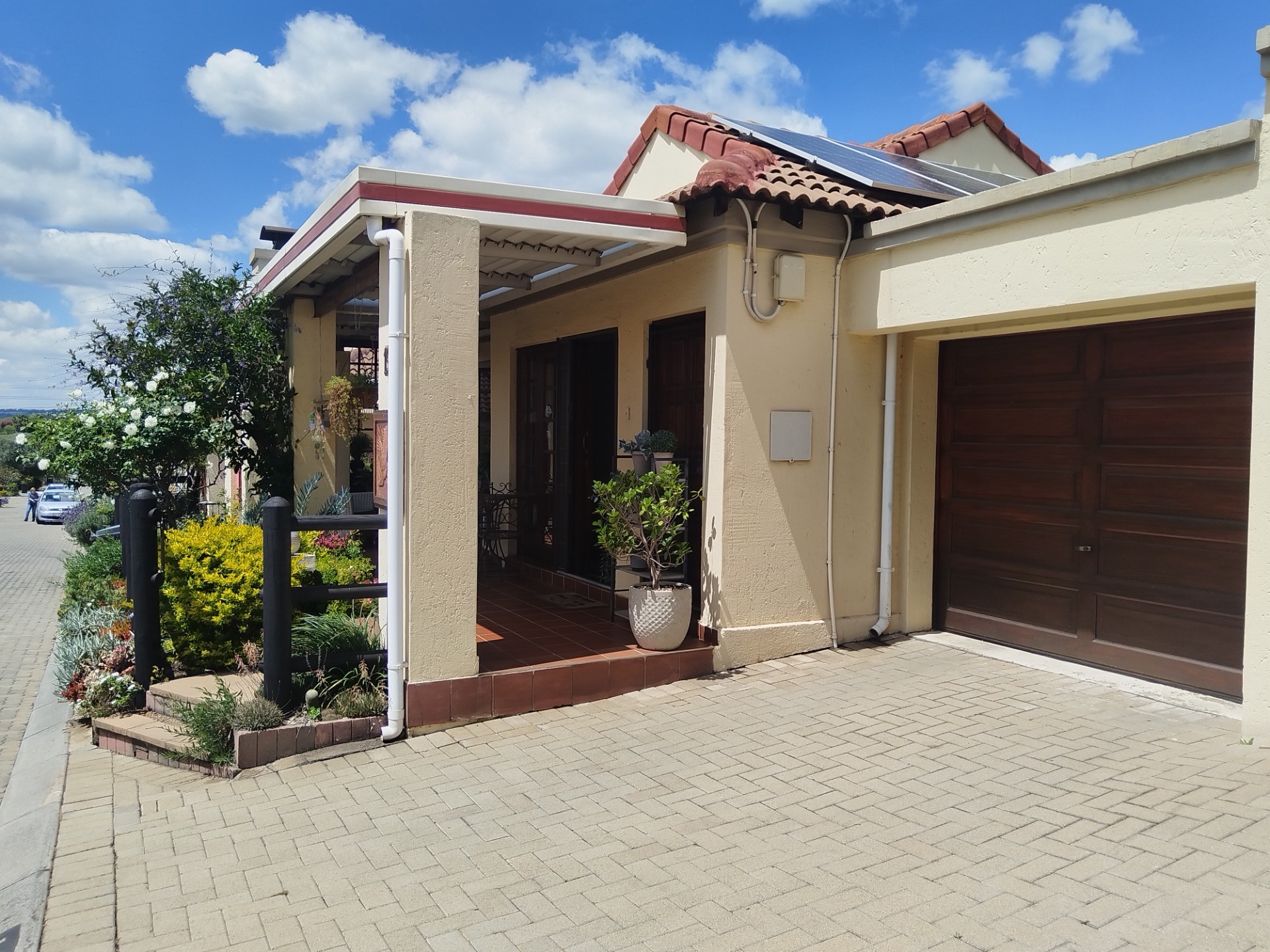 Townhouse for sale in North Riding, Randburg, 2331 m²