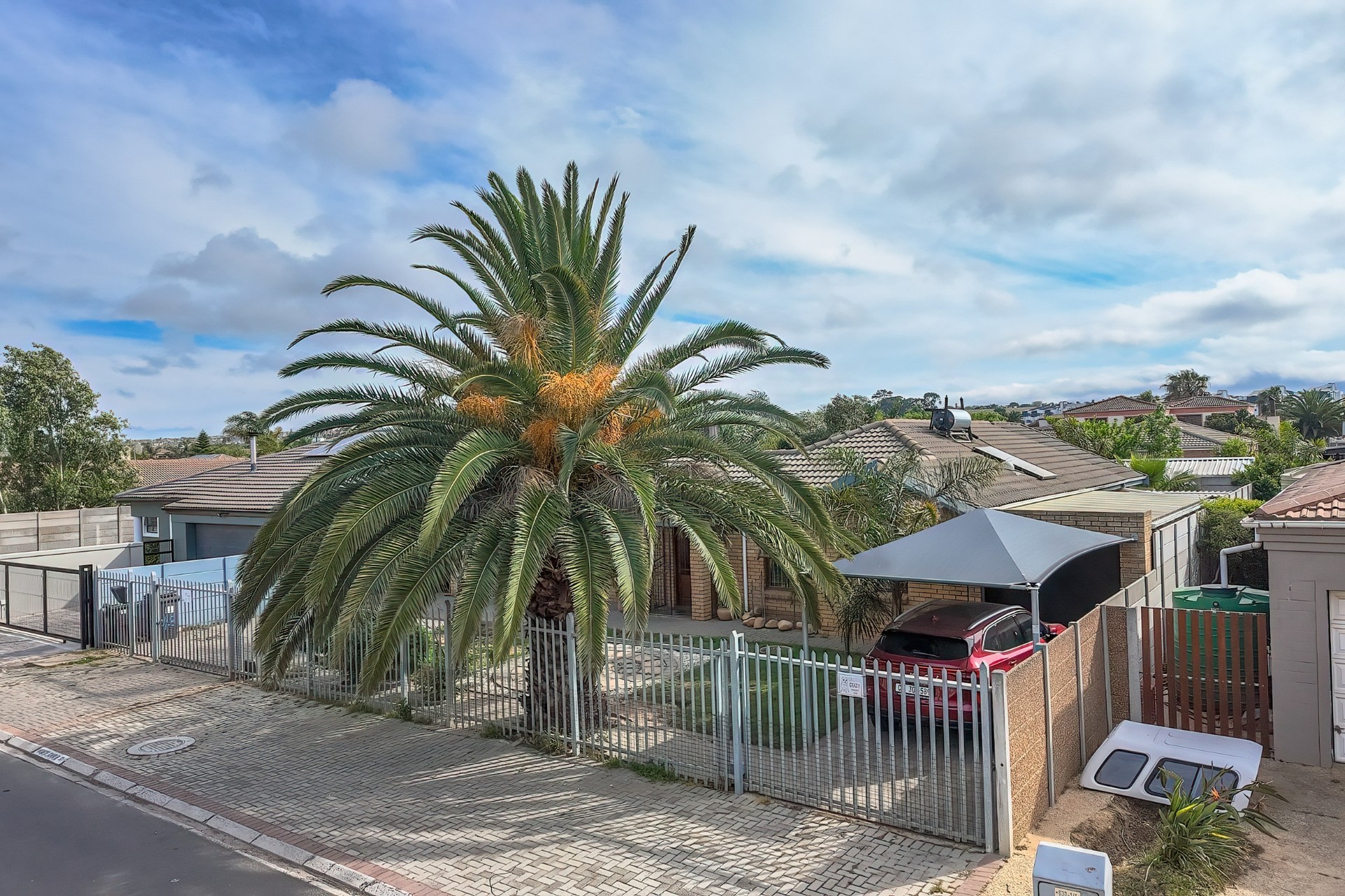 House for sale in Uitzicht, Durbanville, 225 m²