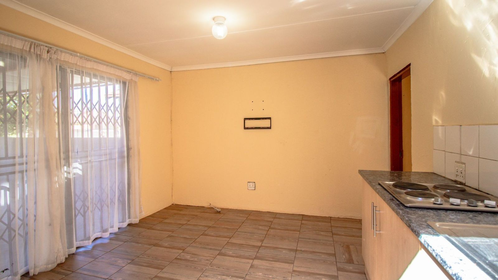 House for sale in Dawn Park, Boksburg, 361 m²