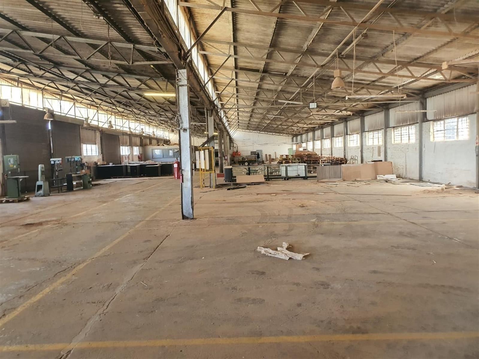 Warehouse for rent in Deal Party, Port Elizabeth, 3600 m²