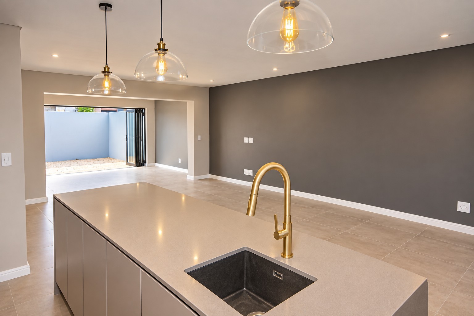 House for sale in Sandown, Blouberg, 245 m²