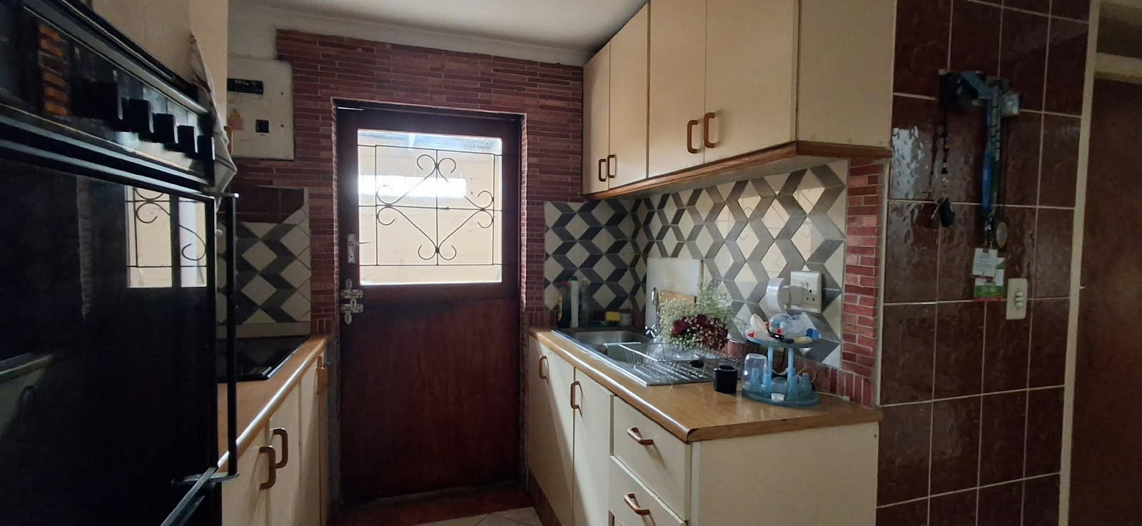 House for sale in Rocklands, Mitchells Plain, 160 m²