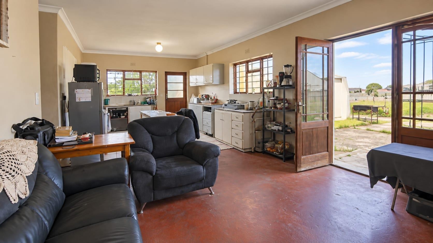 House for sale in Bredasdorp, 64 Ou Meule Road, Bredasdorp, Western Cape, 186 m²