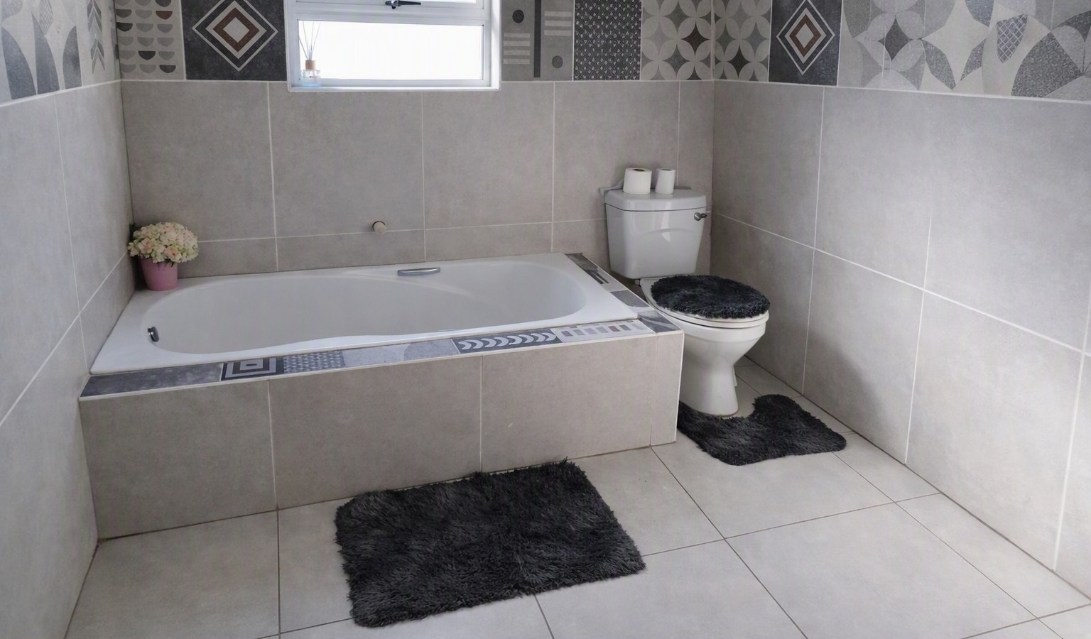 House for sale in Bishop Lavis, Cape Town, 177 m²