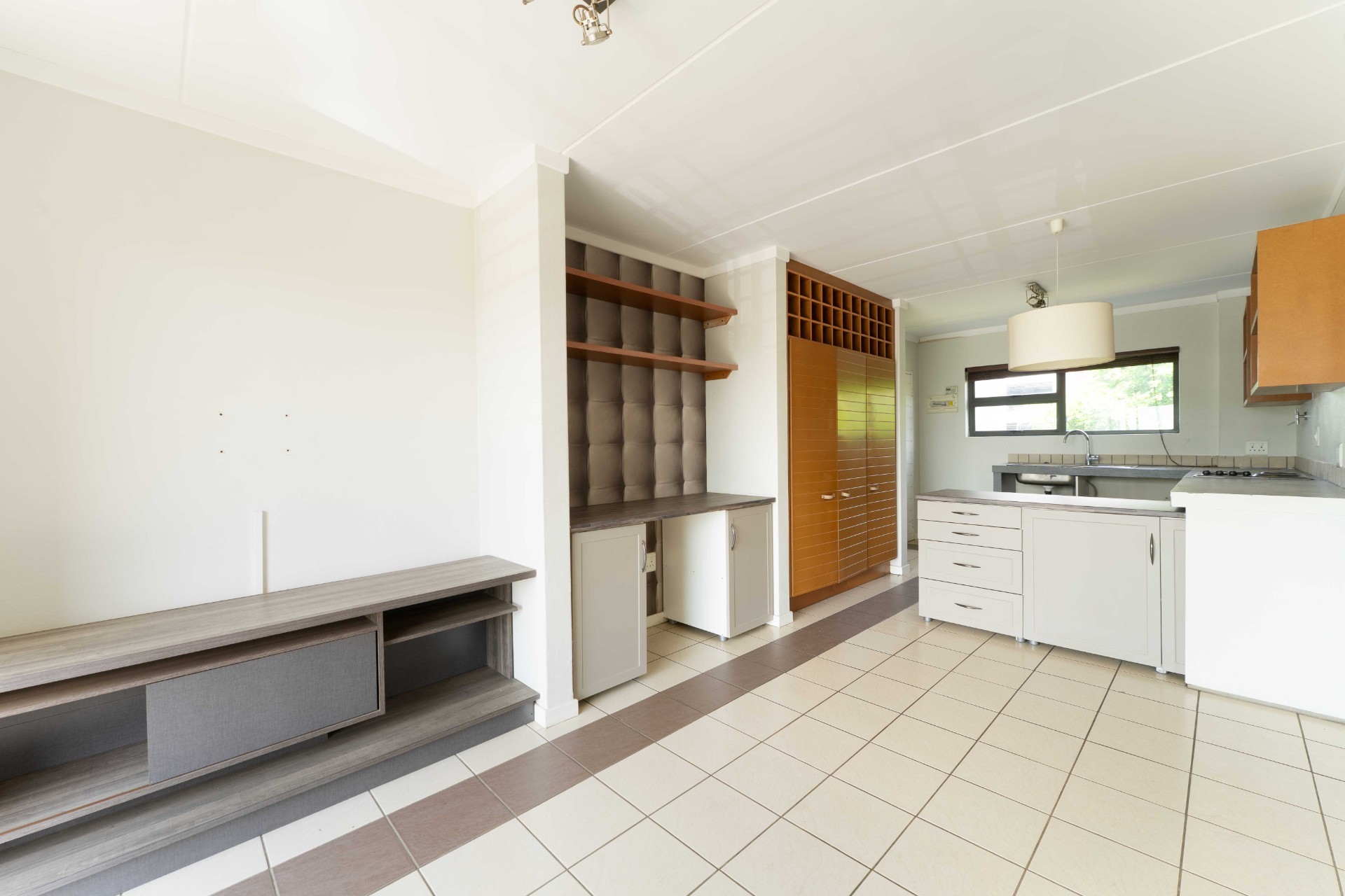 Apartment for rent in Fourways, Sandton, 57 m²