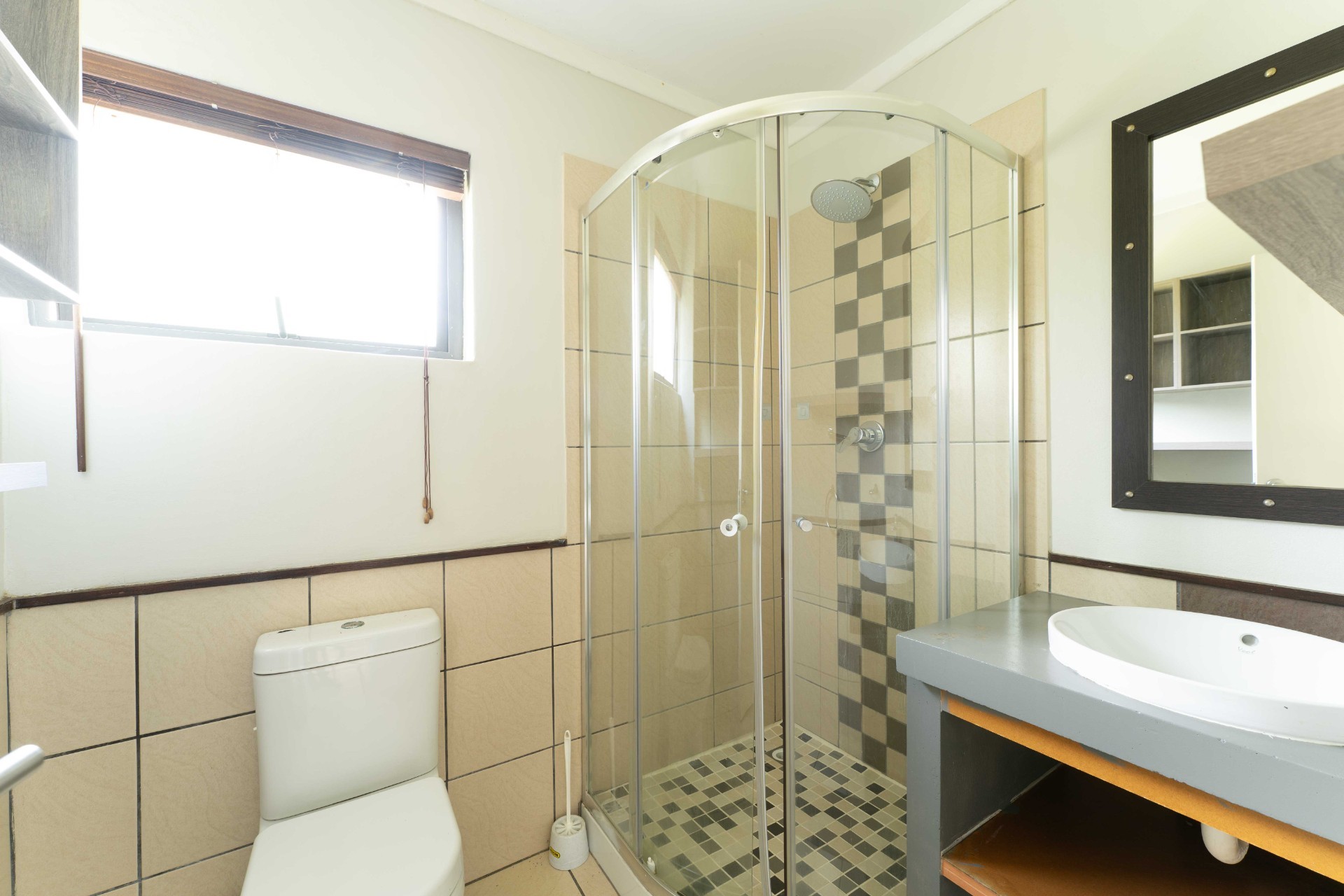 Apartment for rent in Fourways, Sandton, 57 m²