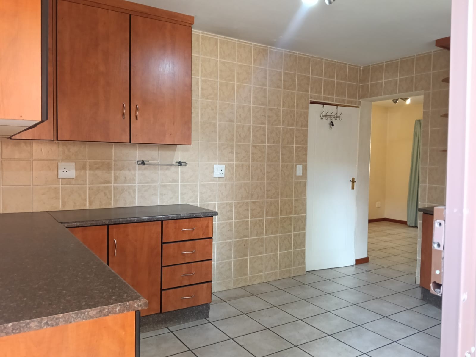 Townhouse for rent in Florida Park, Roodepoort, 178 m²