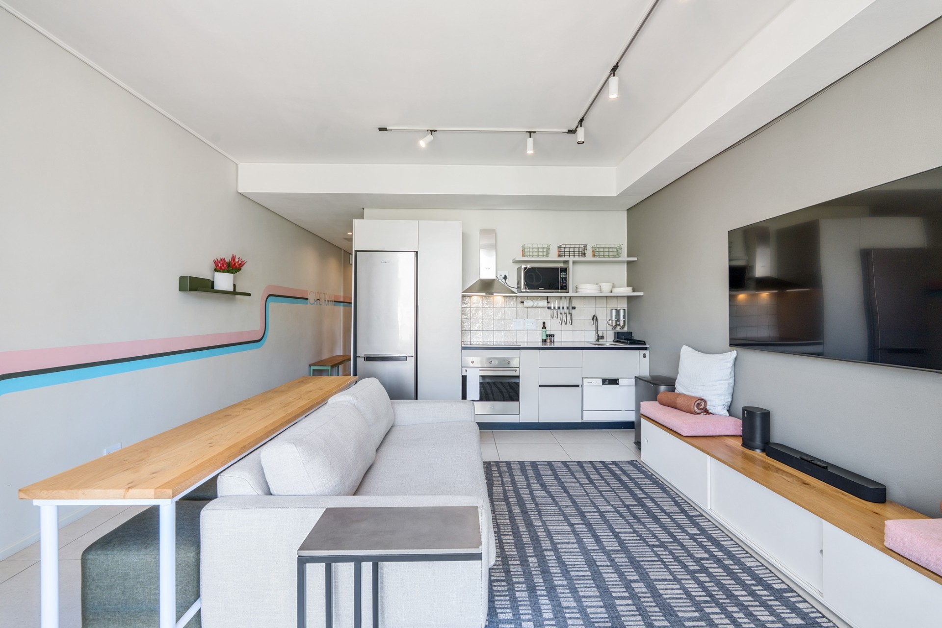Apartment for sale in De Waterkant, Cape Town, 68 m²