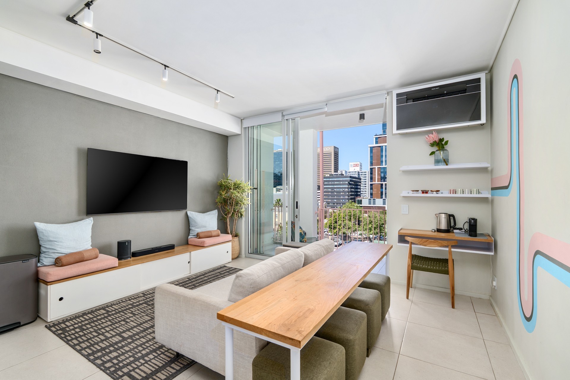 Modern 2-Bedroom Apartment | De Waterkant