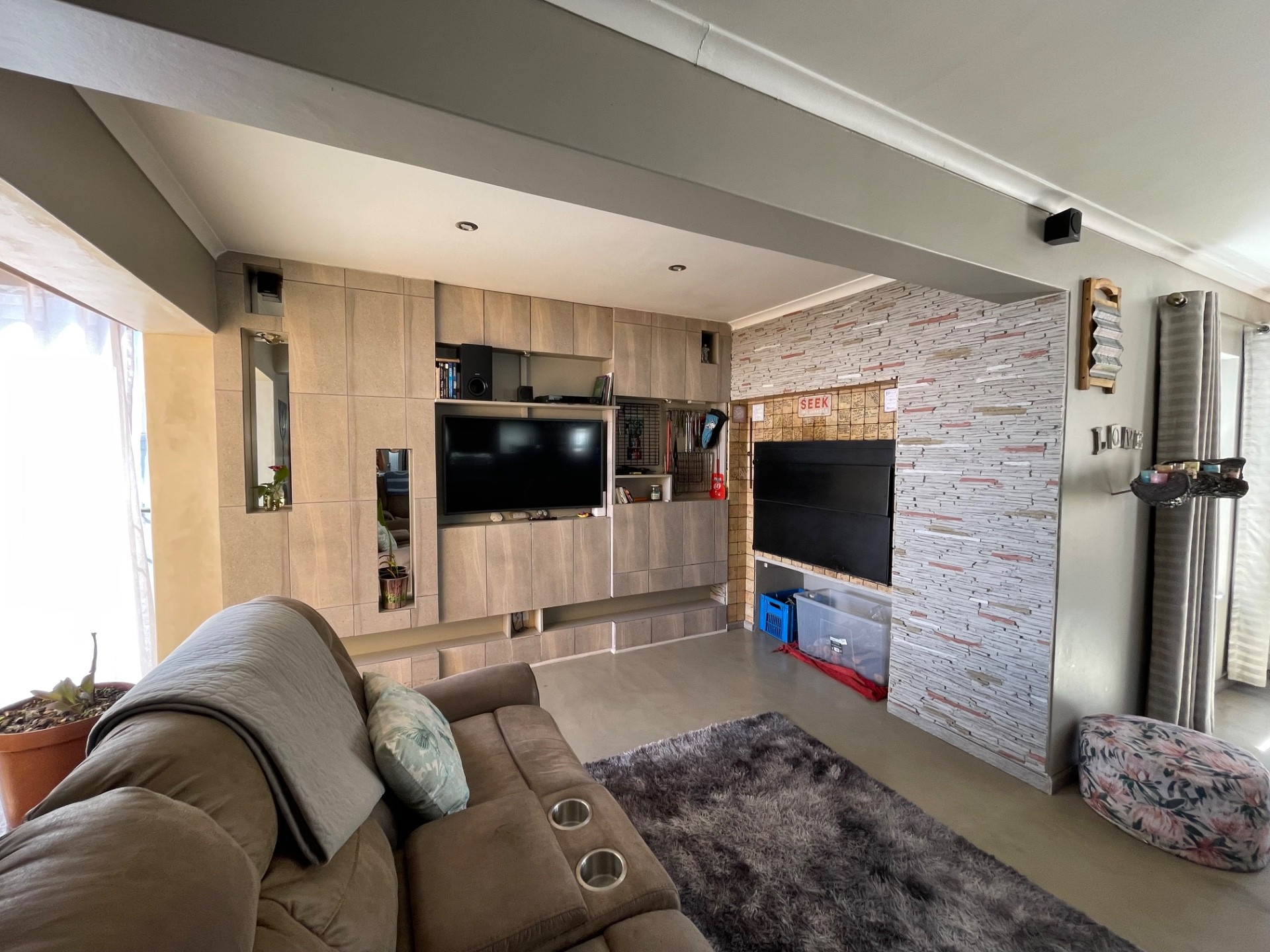 House for sale in Eikenbosch, Kuils River, 140 m²