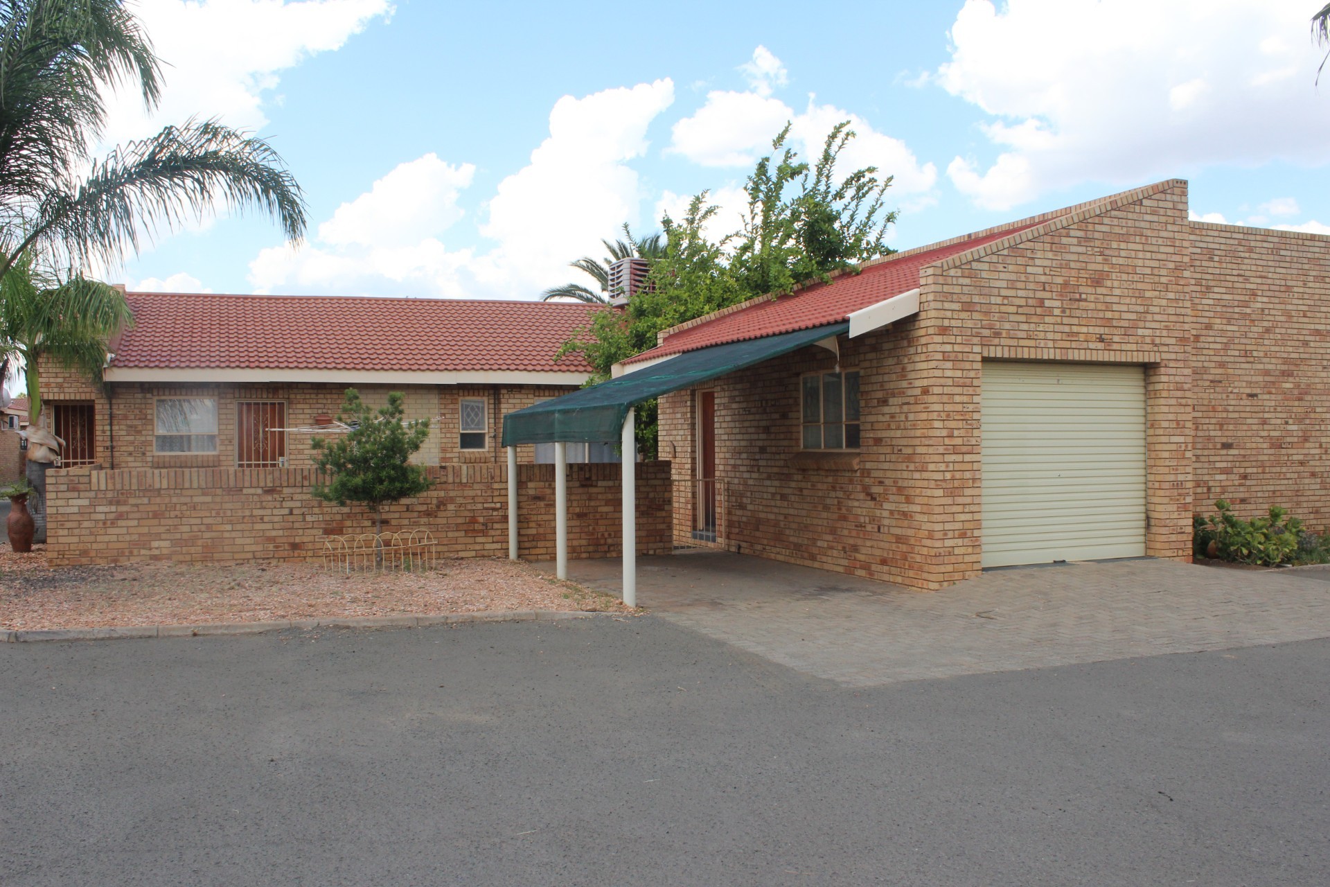 Townhouse for sale in Minerva Gardens, Kimberley, 478 m²