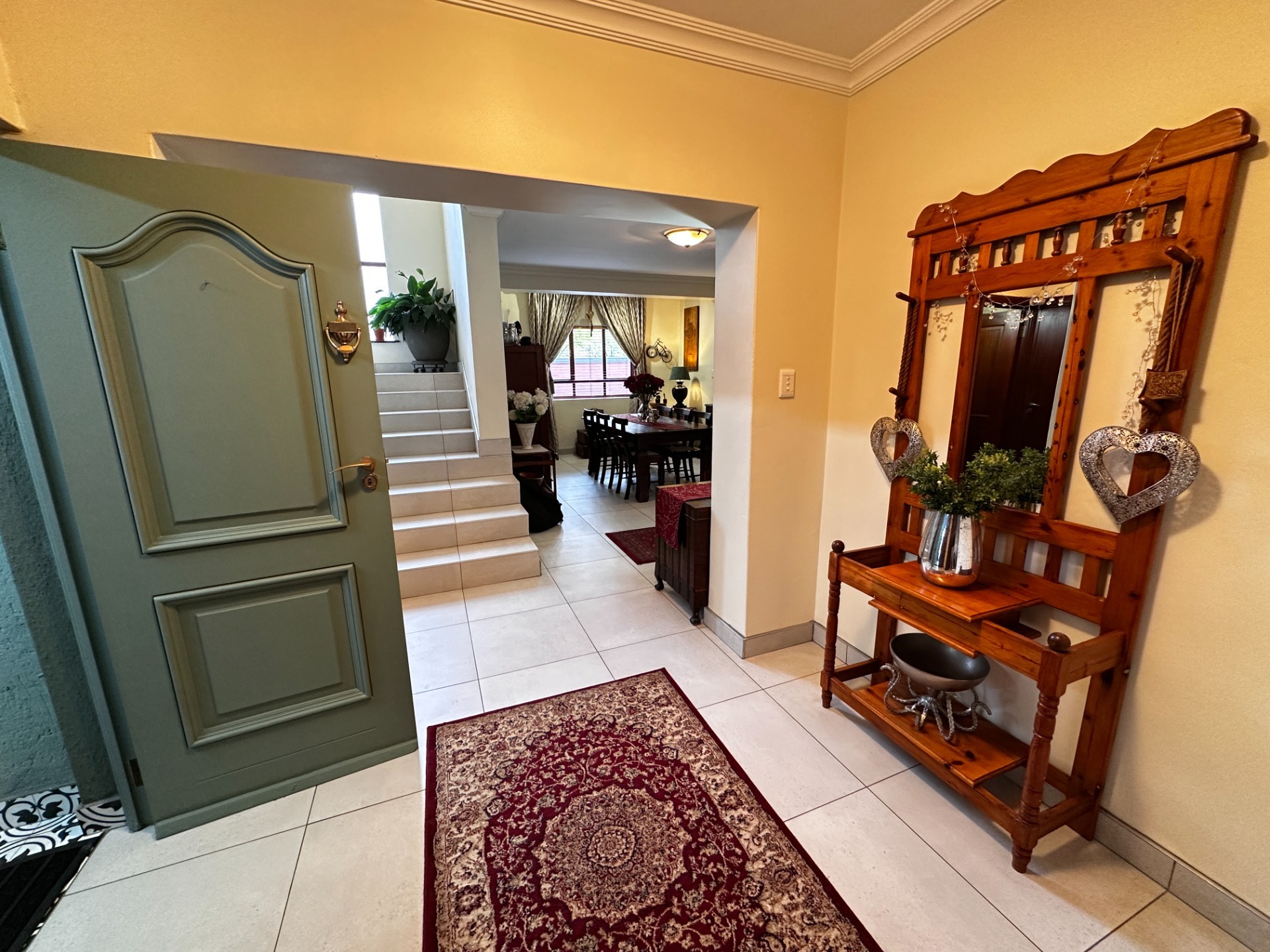 House for sale in Faerie Glen, Pretoria, 377 m²