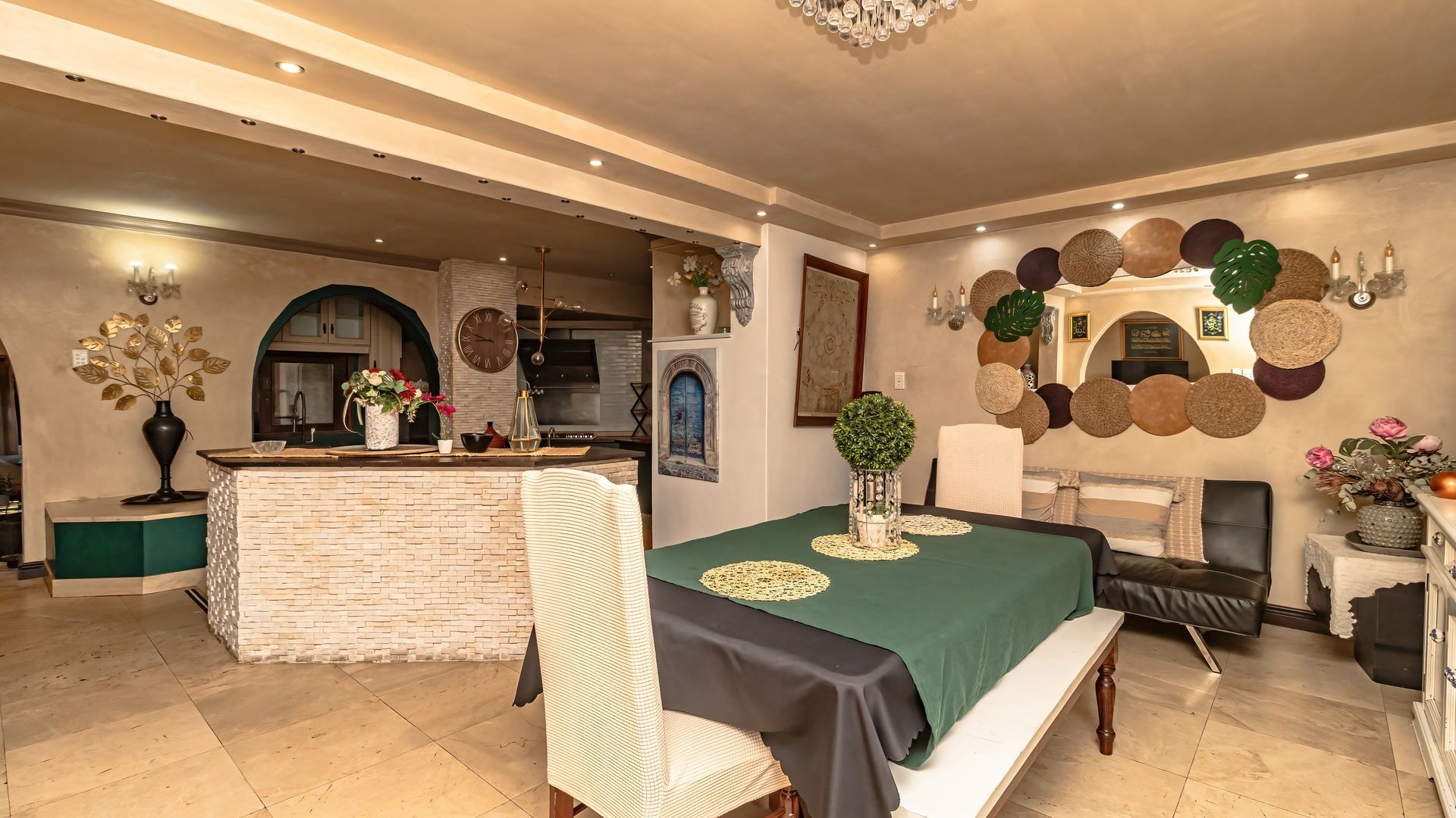 House for sale in Edgemead, Goodwood, 687 m²