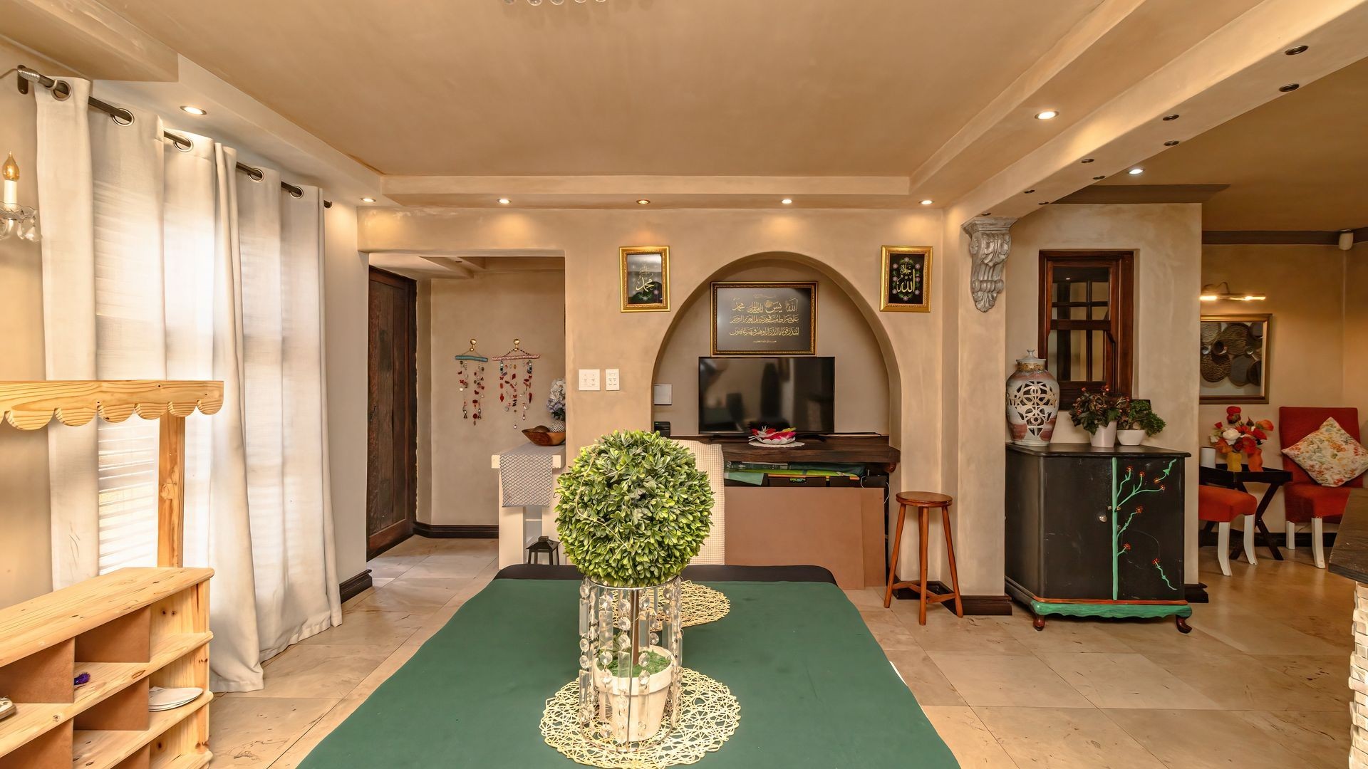 House for sale in Edgemead, Goodwood, 687 m²