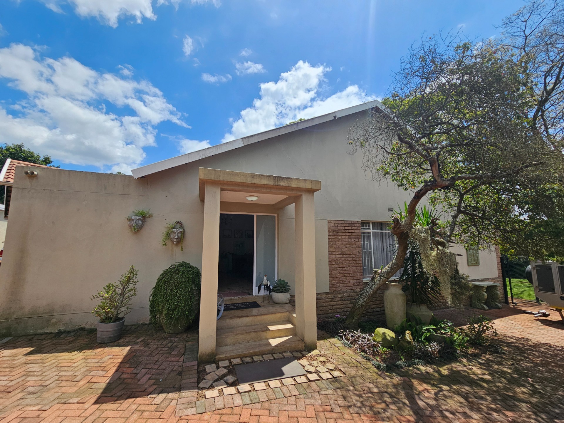 House for sale in White River Central, White River