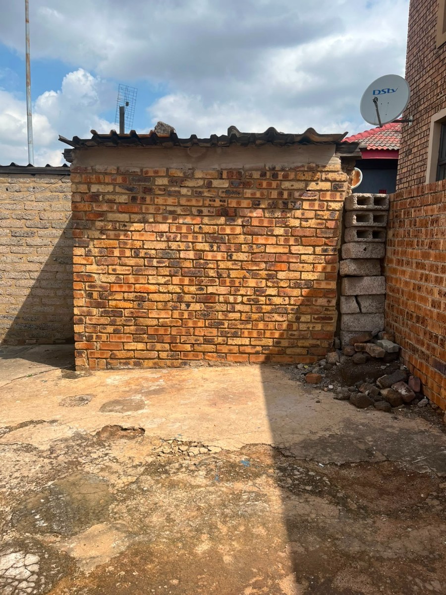 House for sale in Mountain View, Mhluzi, Middelburg, 70 m²
