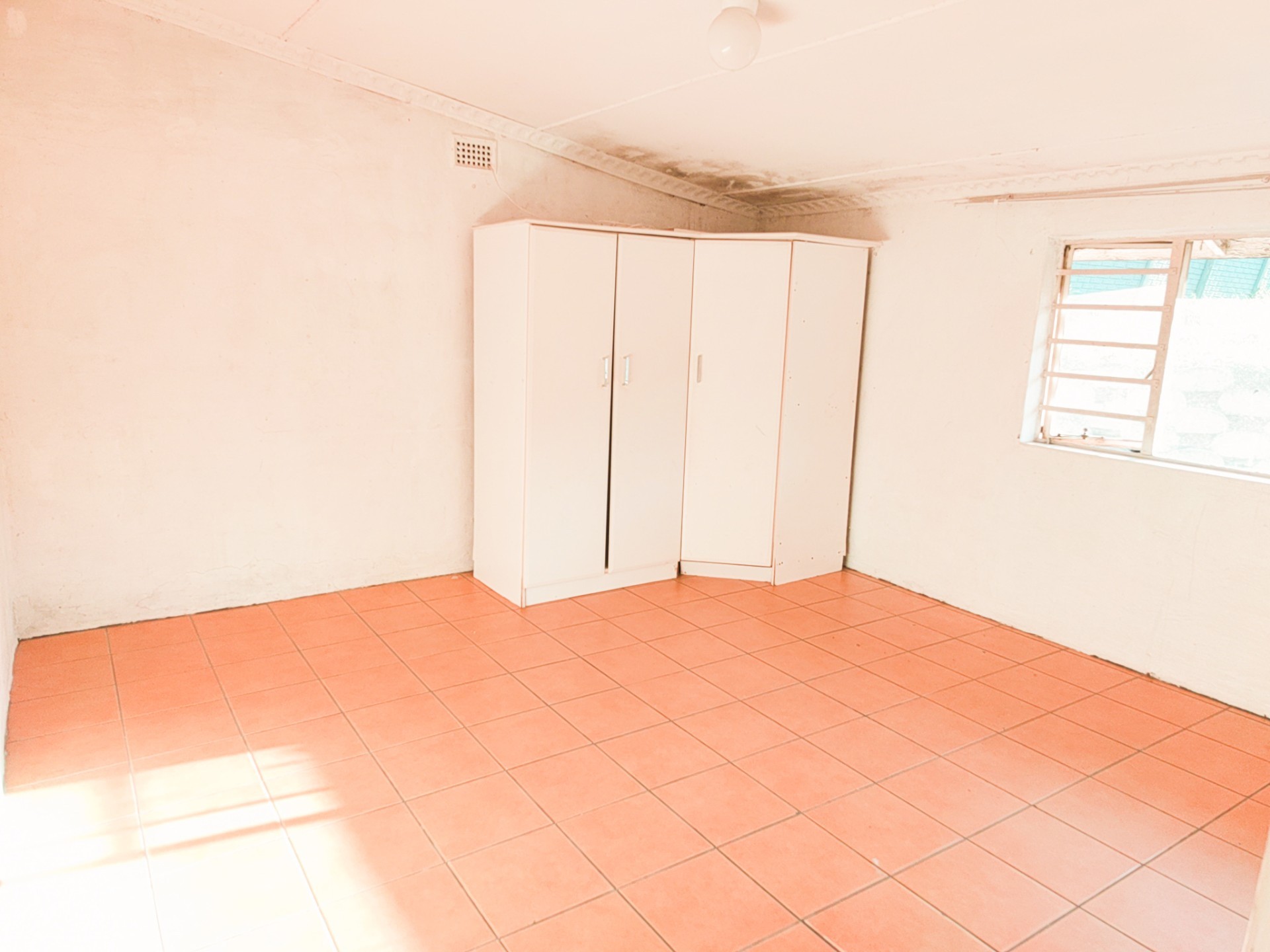 Apartment for rent in Ashley, Pinetown, KwaZulu Natal, 3061 m²