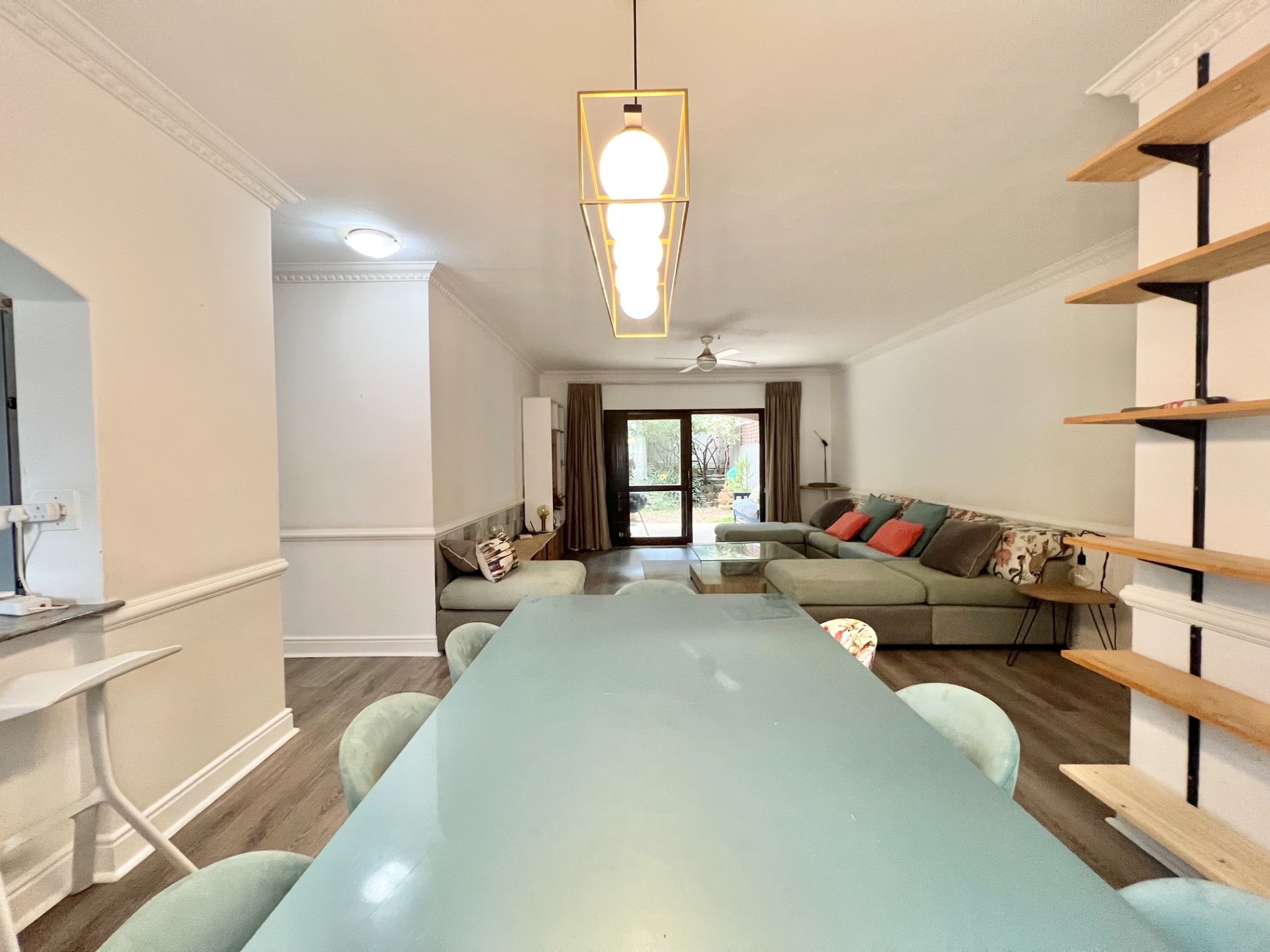 Apartment for rent in Dunkeld West, Johannesburg, 112 m²