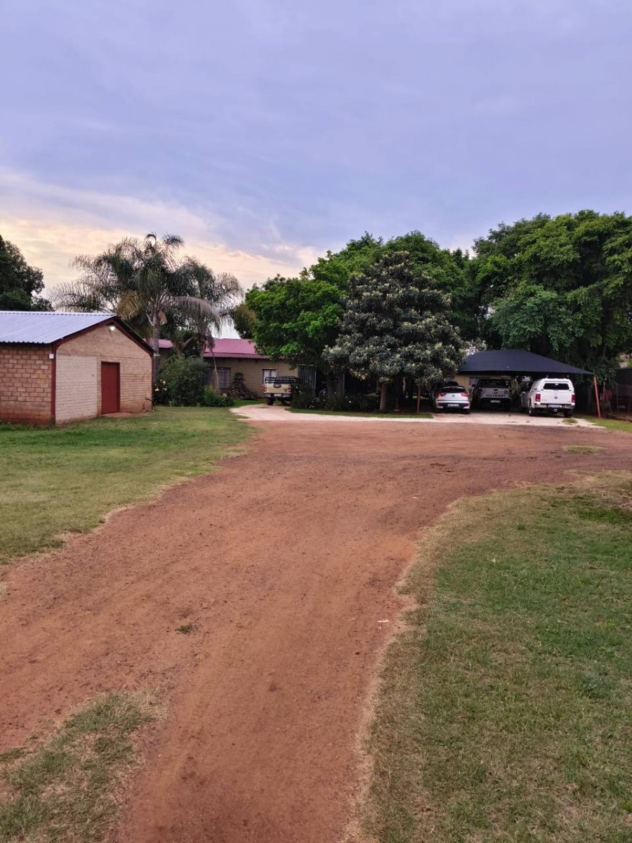 Farm for sale in Brits, North West, 127000 m²