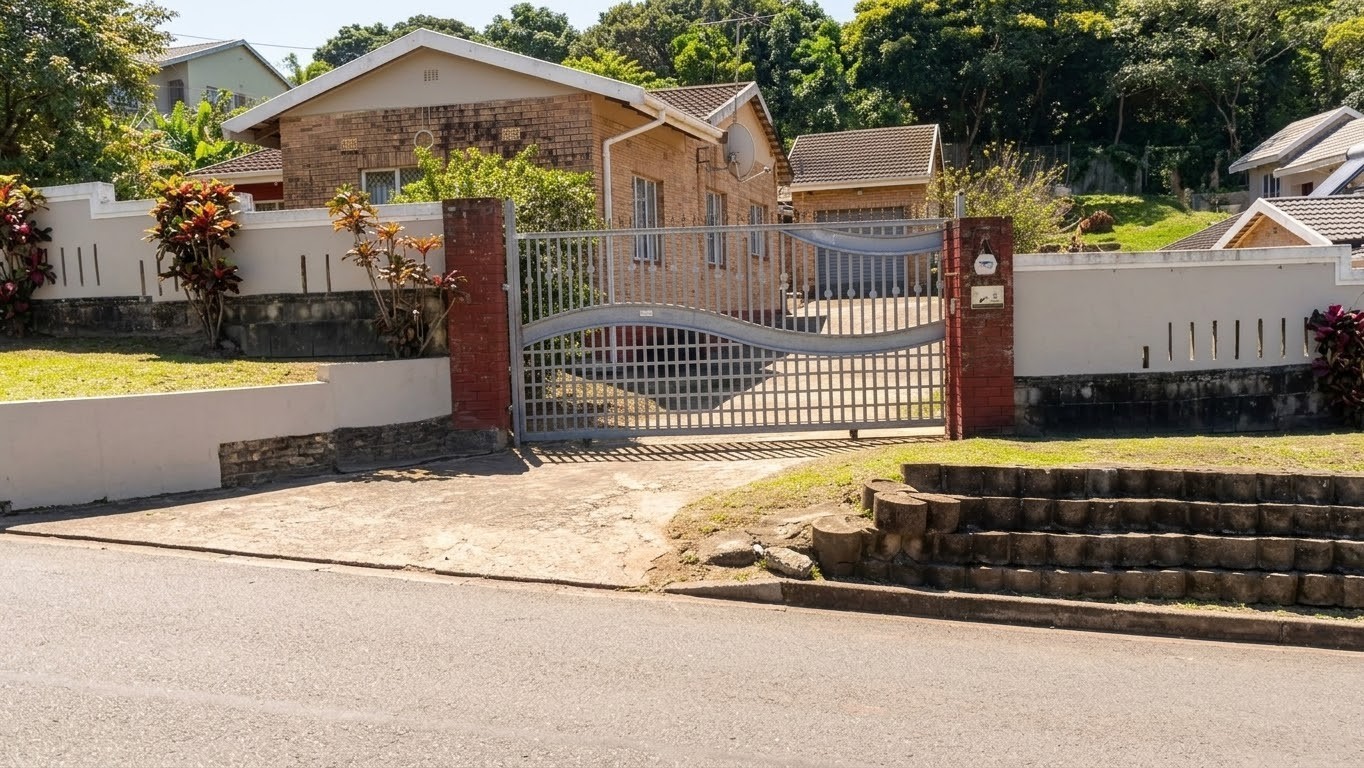 House for sale in Umlazi, KwaZulu Natal, 200 m²