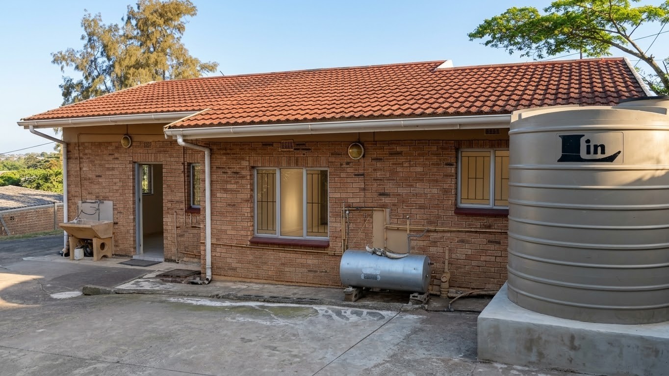 House for sale in Umlazi, KwaZulu Natal, 200 m²