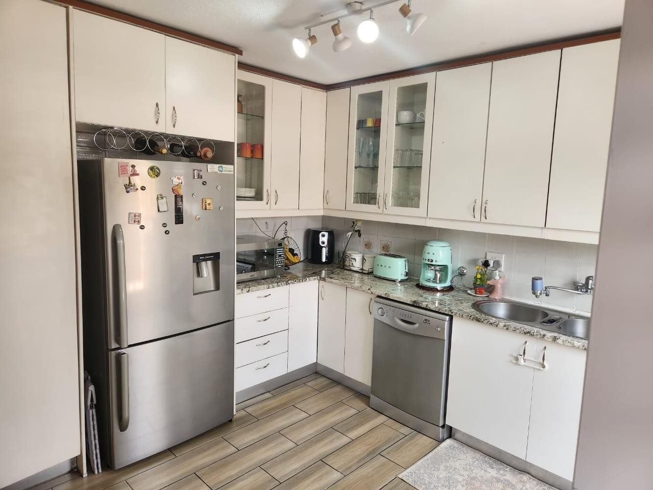 Duplex for sale in Lyndhurst, Johannesburg, 154 m²