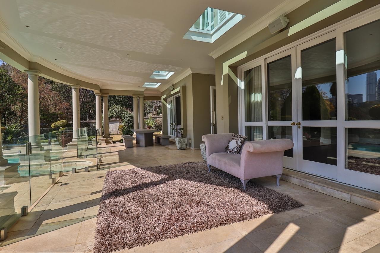 House for sale in Sandhurst, Sandton, 2385 m²