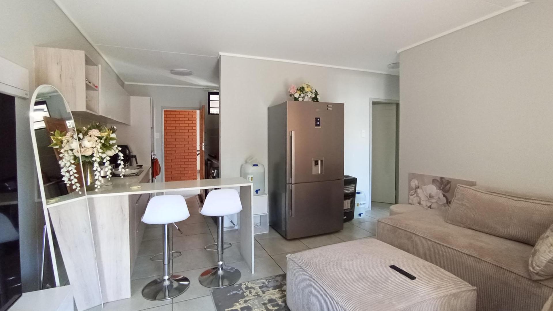 Apartment for sale in Rooihuiskraal North, Centurion, The Manhattan, 4814 Capensis Avenue, Rooihuiskraal North, Centurion, Gauteng, 59 m²