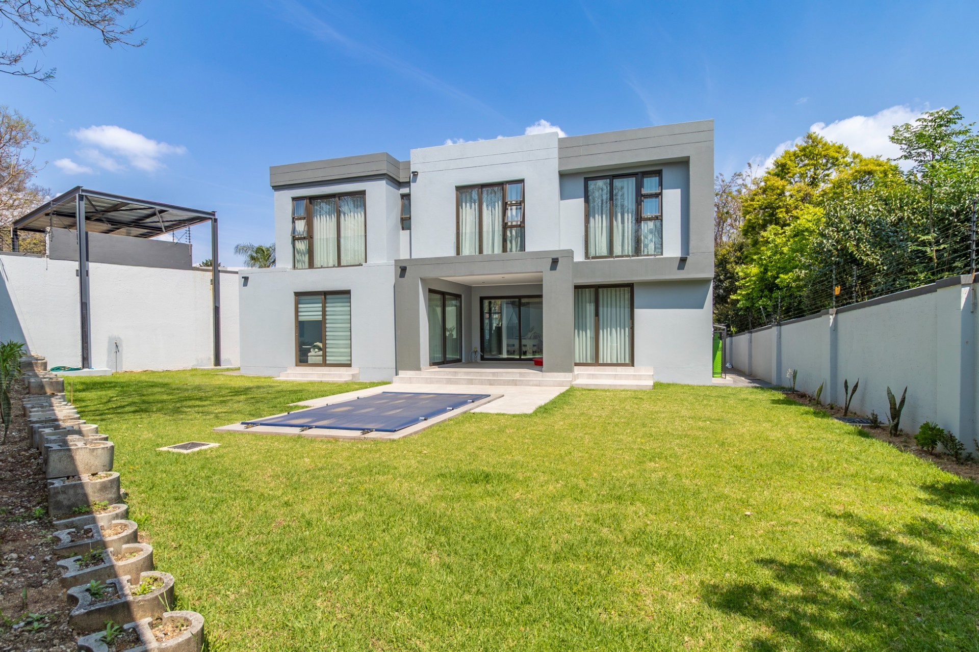 House for sale in Bryanston, Sandton, 300 m²