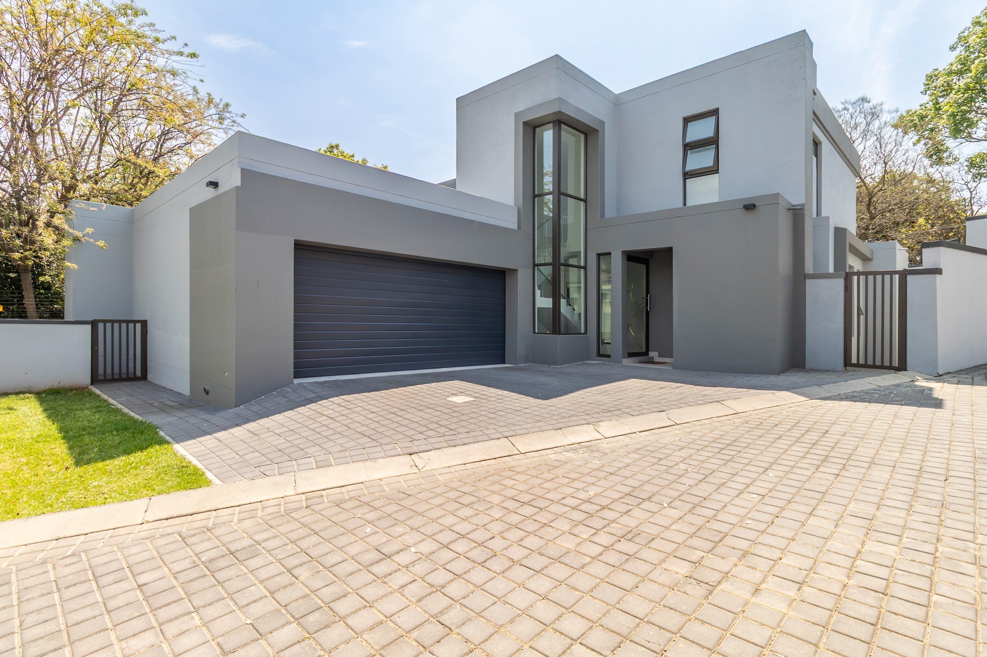 House for sale in Bryanston, Sandton, 300 m²