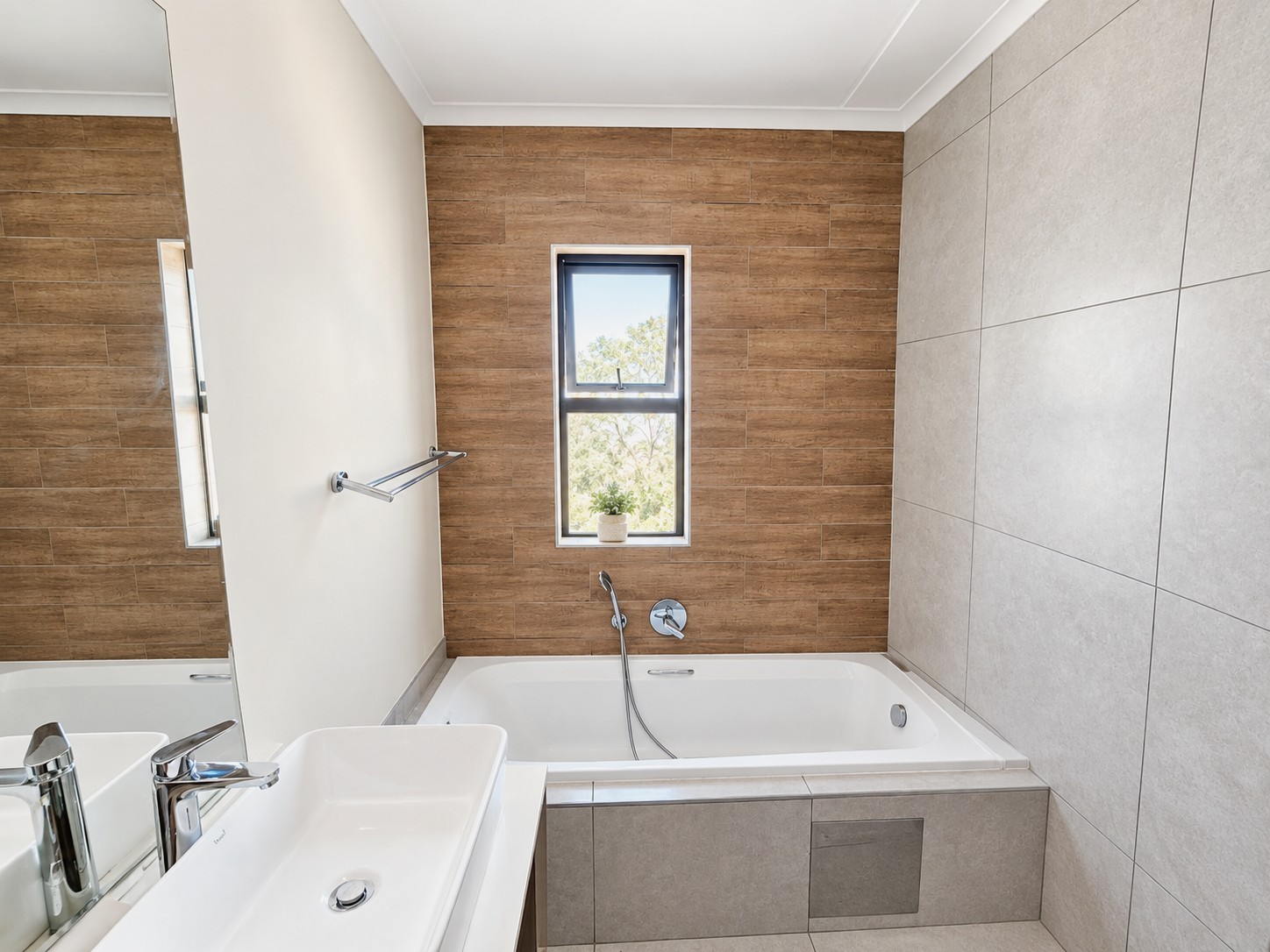 Townhouse for sale in Modderfontein, Edenvale