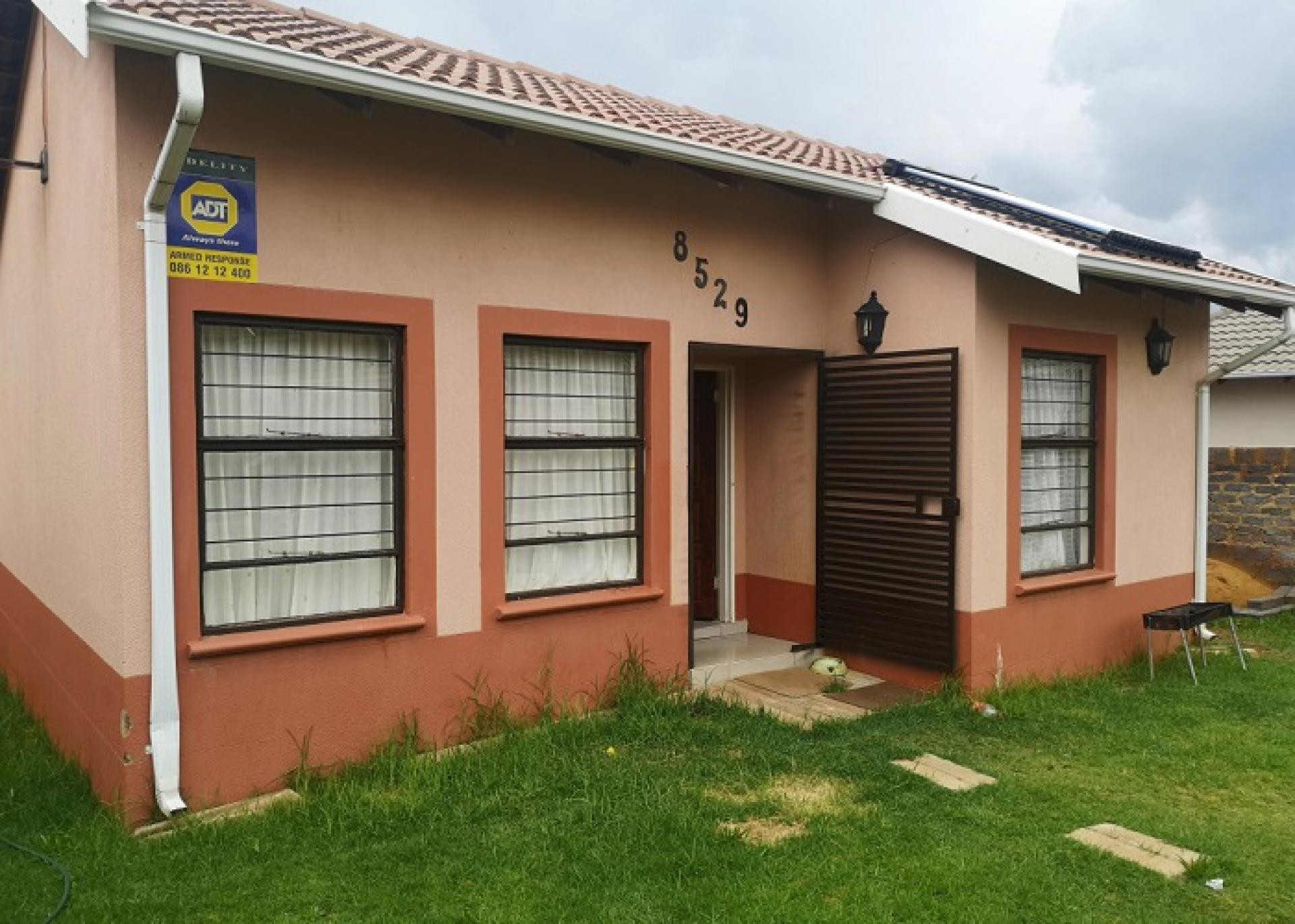 House for sale in Lenasia South, Johannesburg, 254 m²