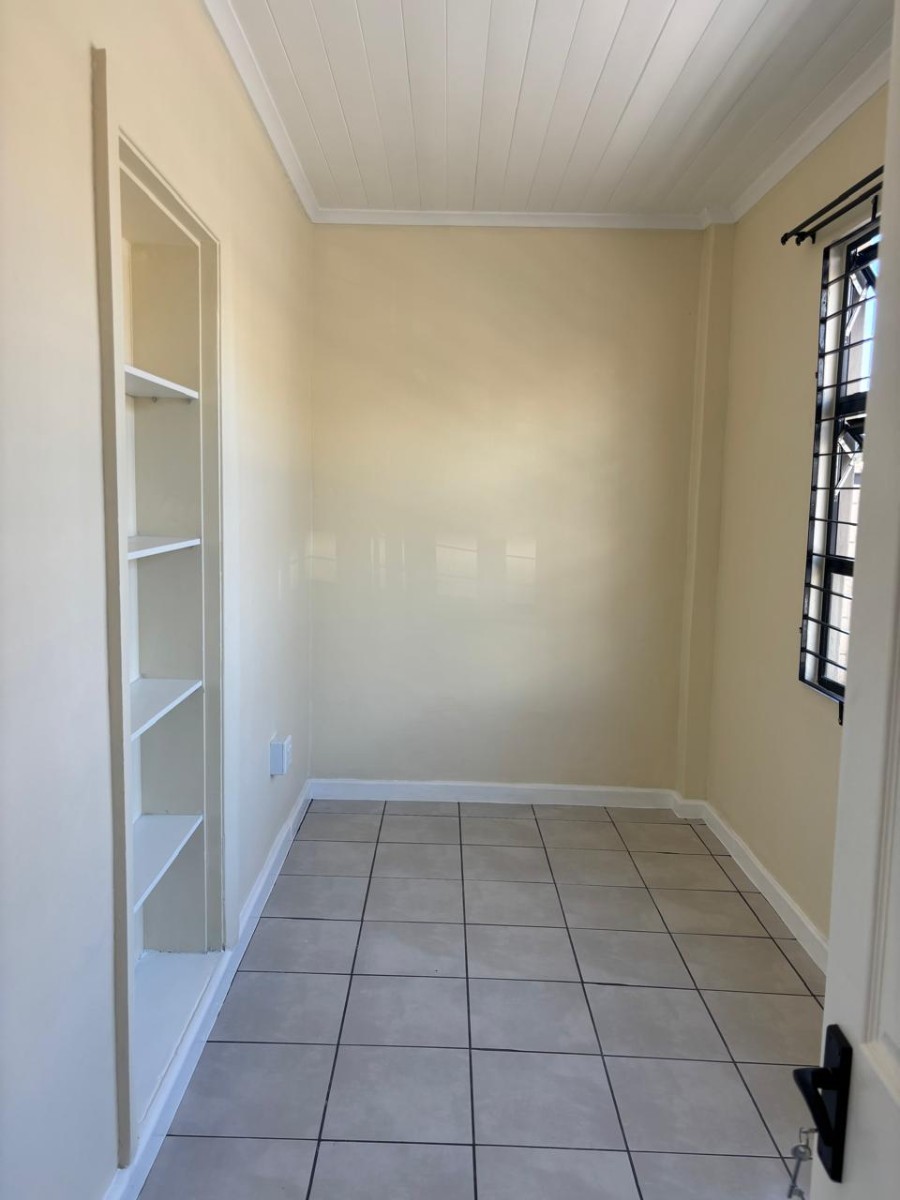 House for rent in Parow Central, Parow, 379 m²