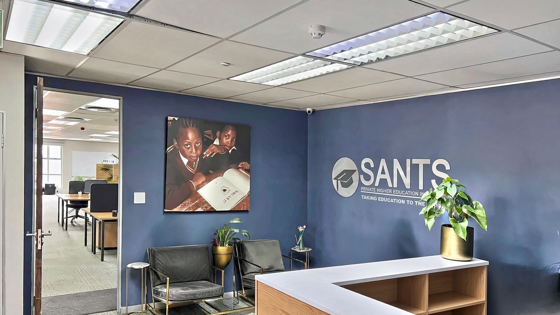 Commercial Property for rent in Menlo Park, Pretoria, 664 m²