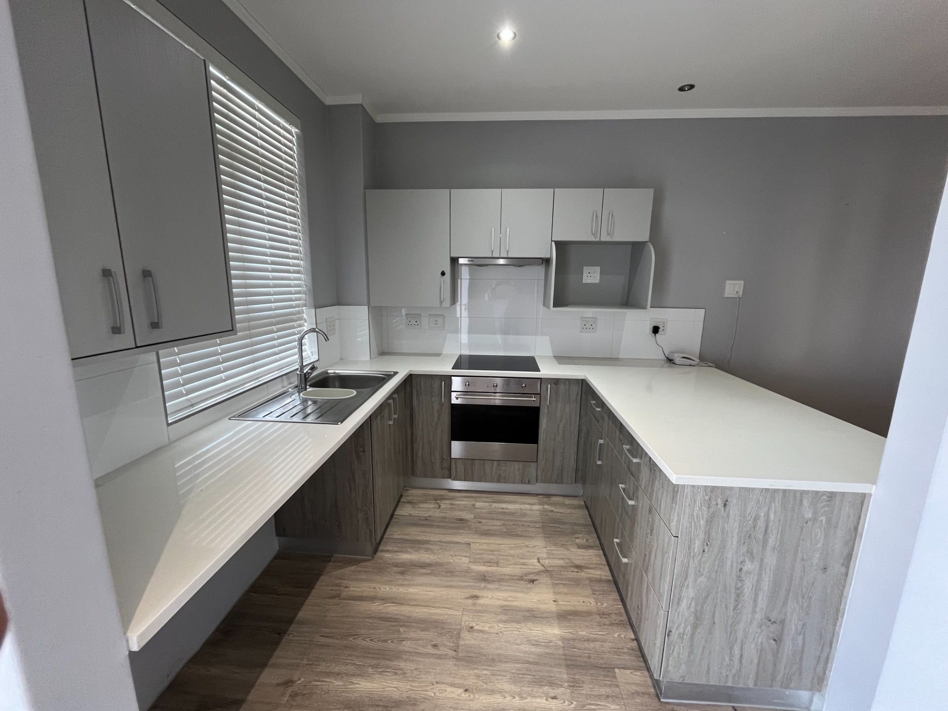 Apartment for rent in Plattekloof, Parow, 76 m²