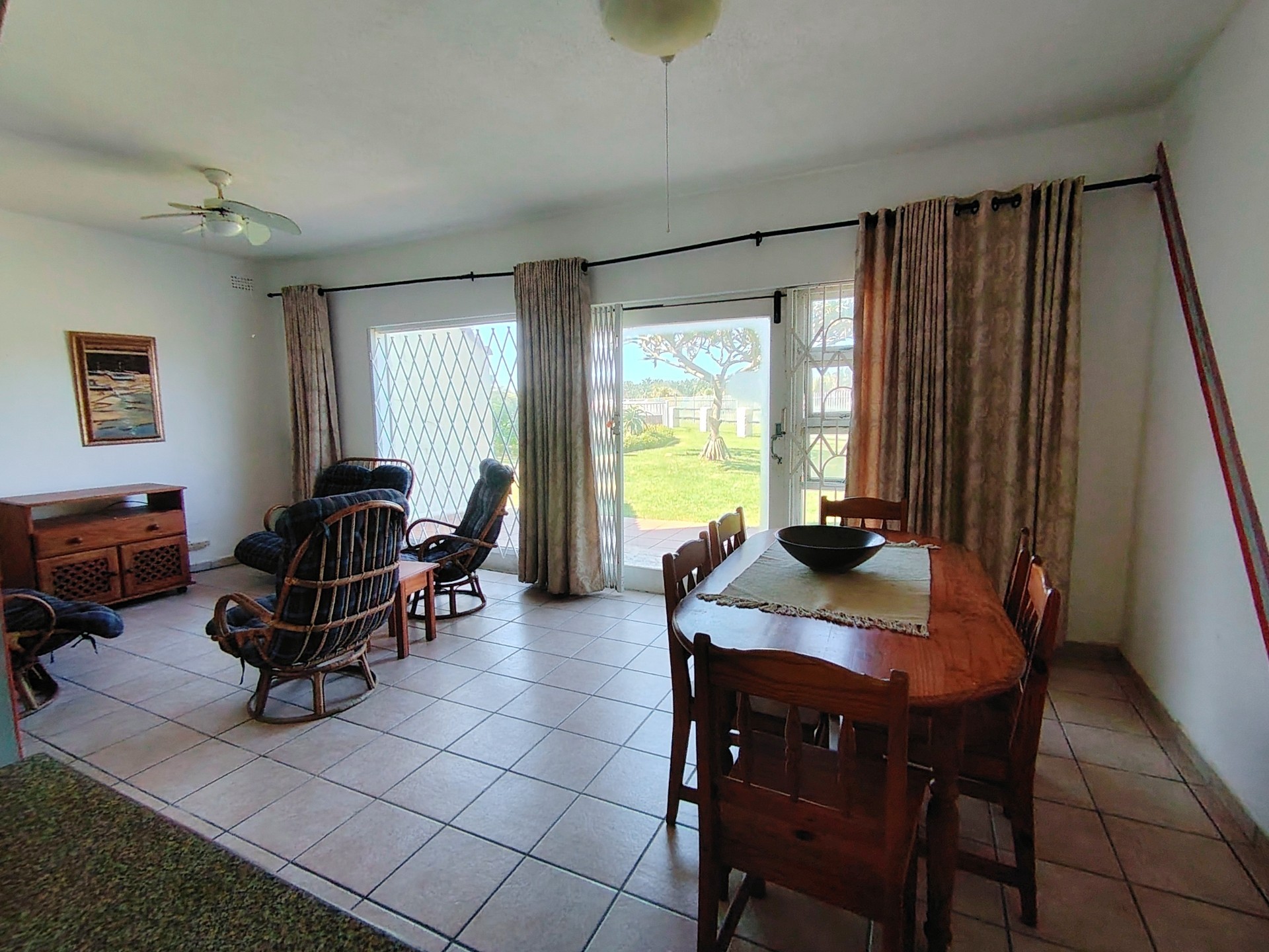 Apartment for sale in Uvongo Beach, Margate, KwaZulu Natal, 104 m²