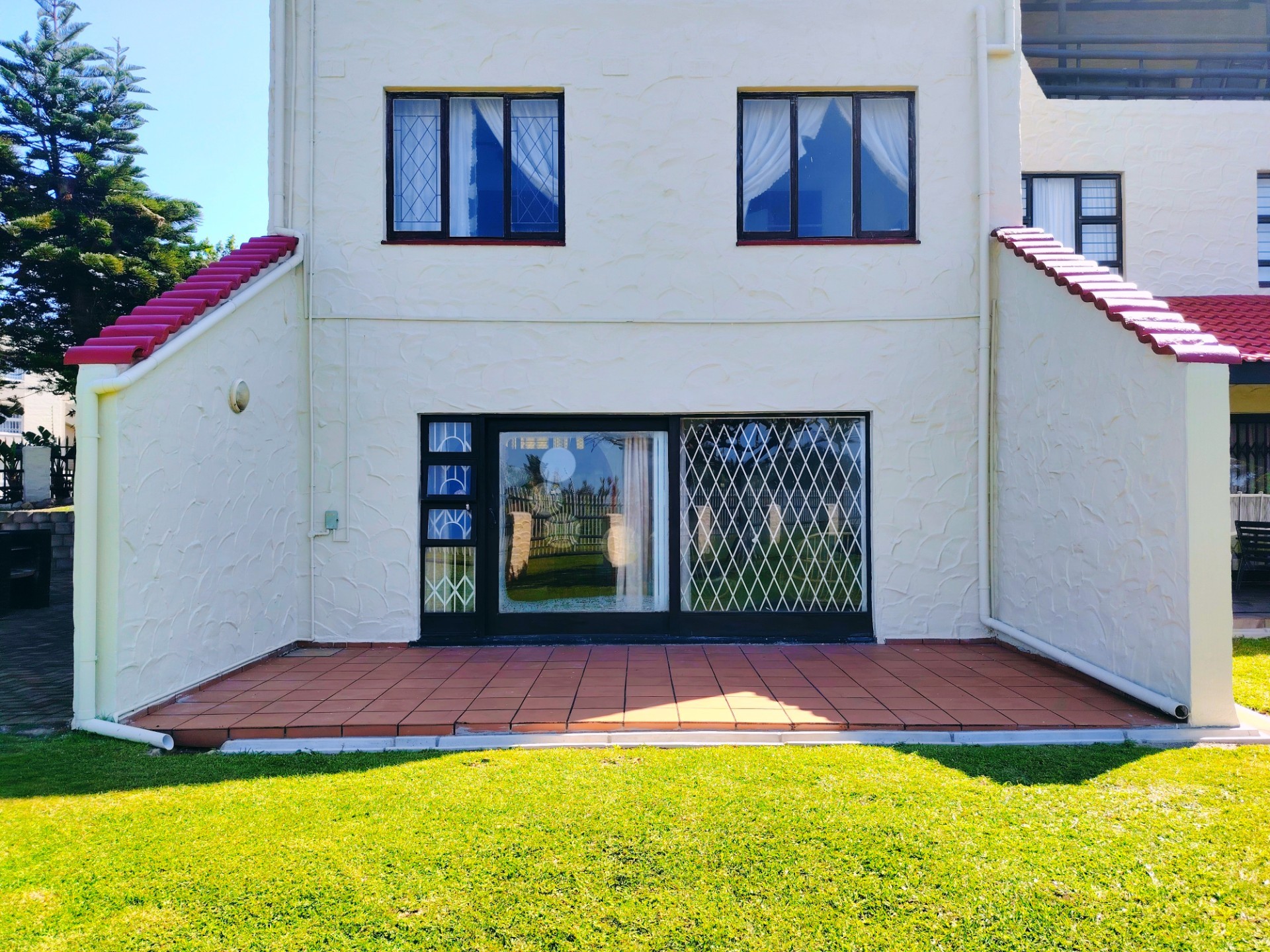 Apartment for sale in Uvongo Beach, Margate, KwaZulu Natal, 104 m²