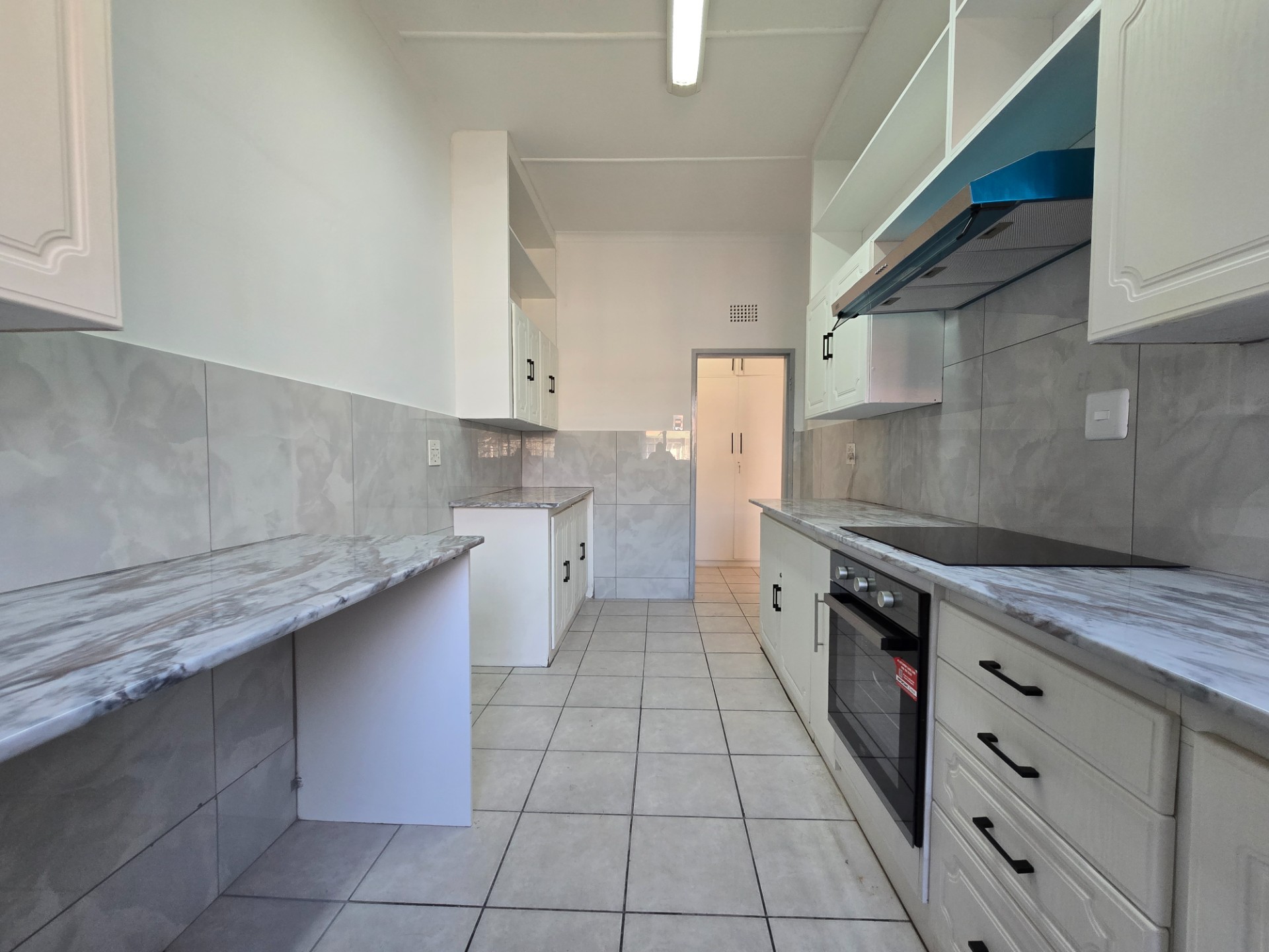 Apartment for rent in Benoni West, Benoni, 404, Sutton Place, 136 Princes Ave, Benoni West, Benoni, Gauteng, 173 m²