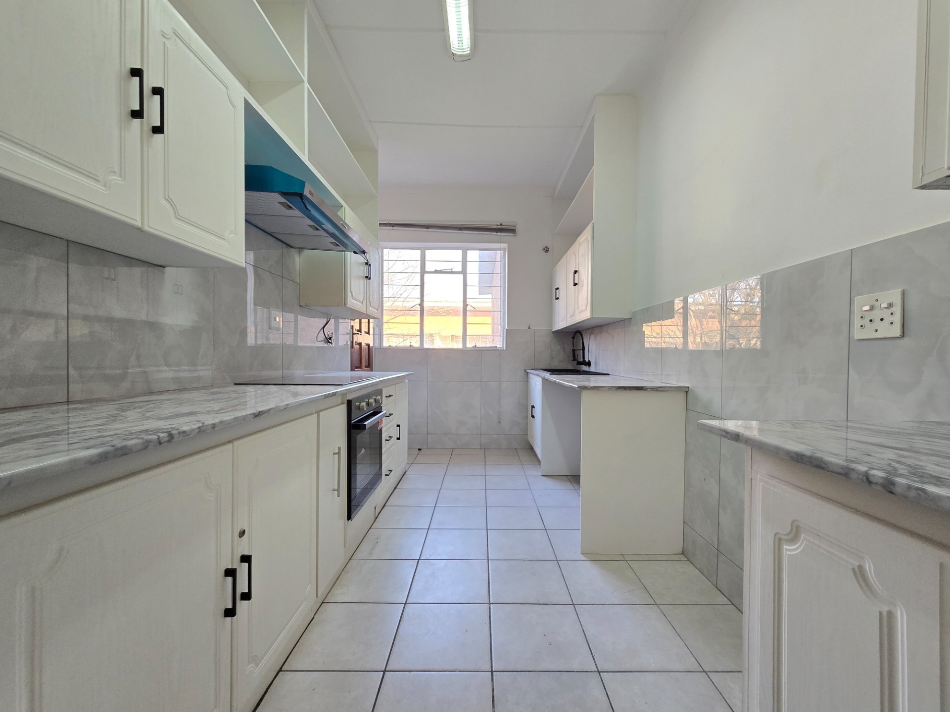 Apartment for rent in Benoni West, Benoni, 404, Sutton Place, 136 Princes Ave, Benoni West, Benoni, Gauteng, 173 m²