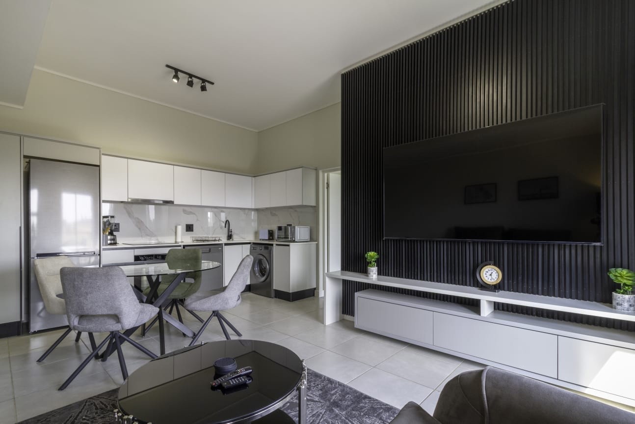 Apartment for rent in Waterfall, Midrand, 70 m²