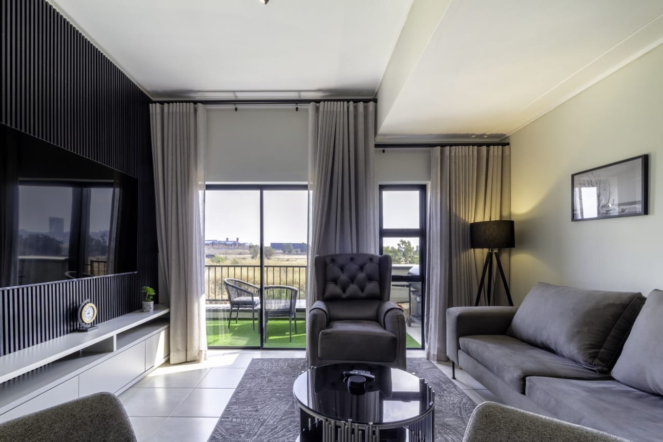 Apartment for rent in Waterfall, Midrand, 70 m²