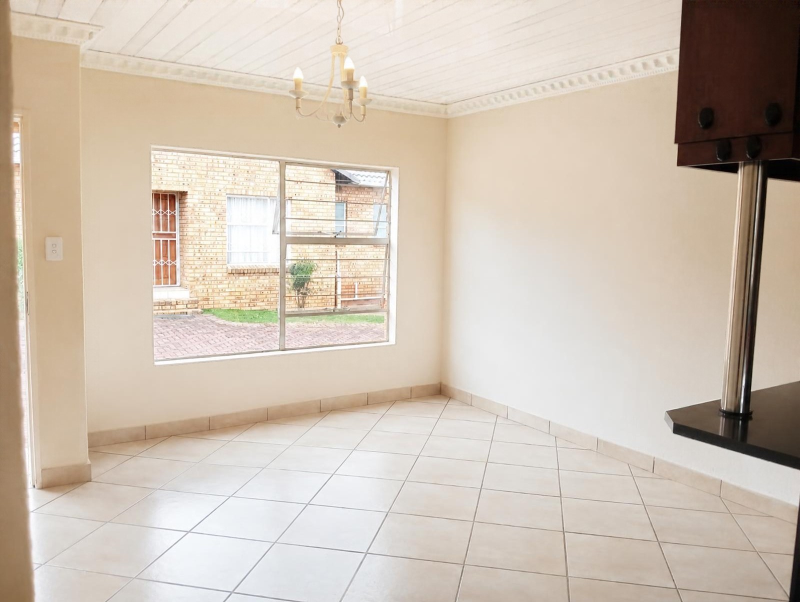 Townhouse for rent in Groblerpark, Roodepoort