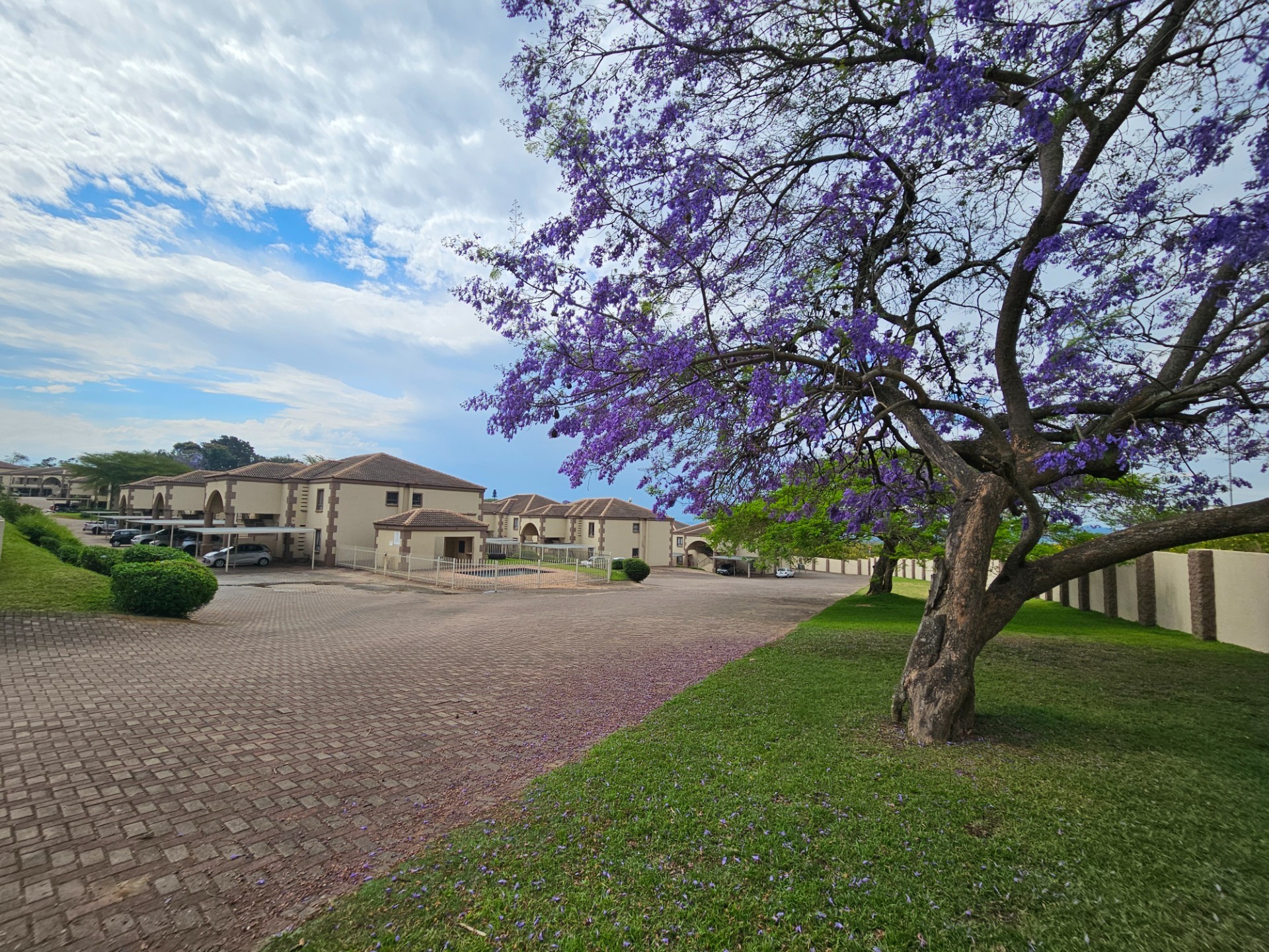 Apartment for sale in Stonehenge Ext 8, Stonehenge, Nelspruit