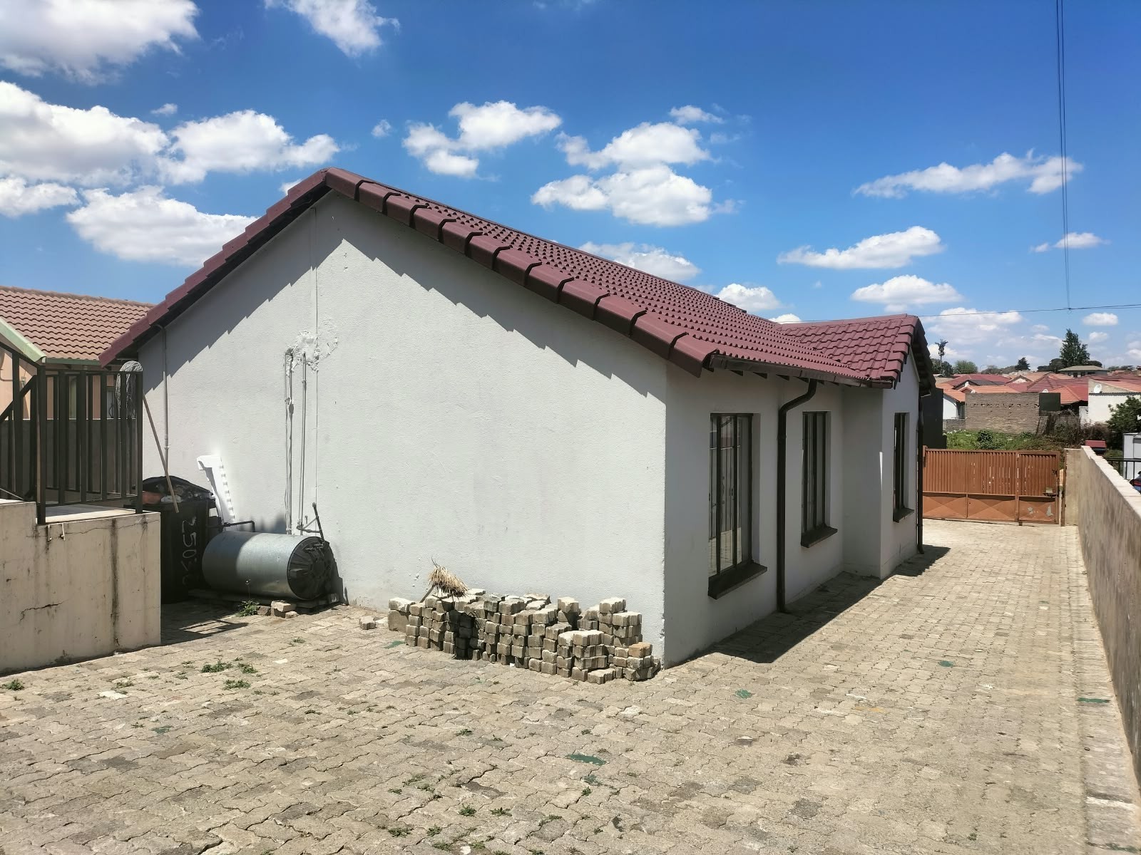 House for rent in Diepkloof Zone 4, Diepkloof, Soweto