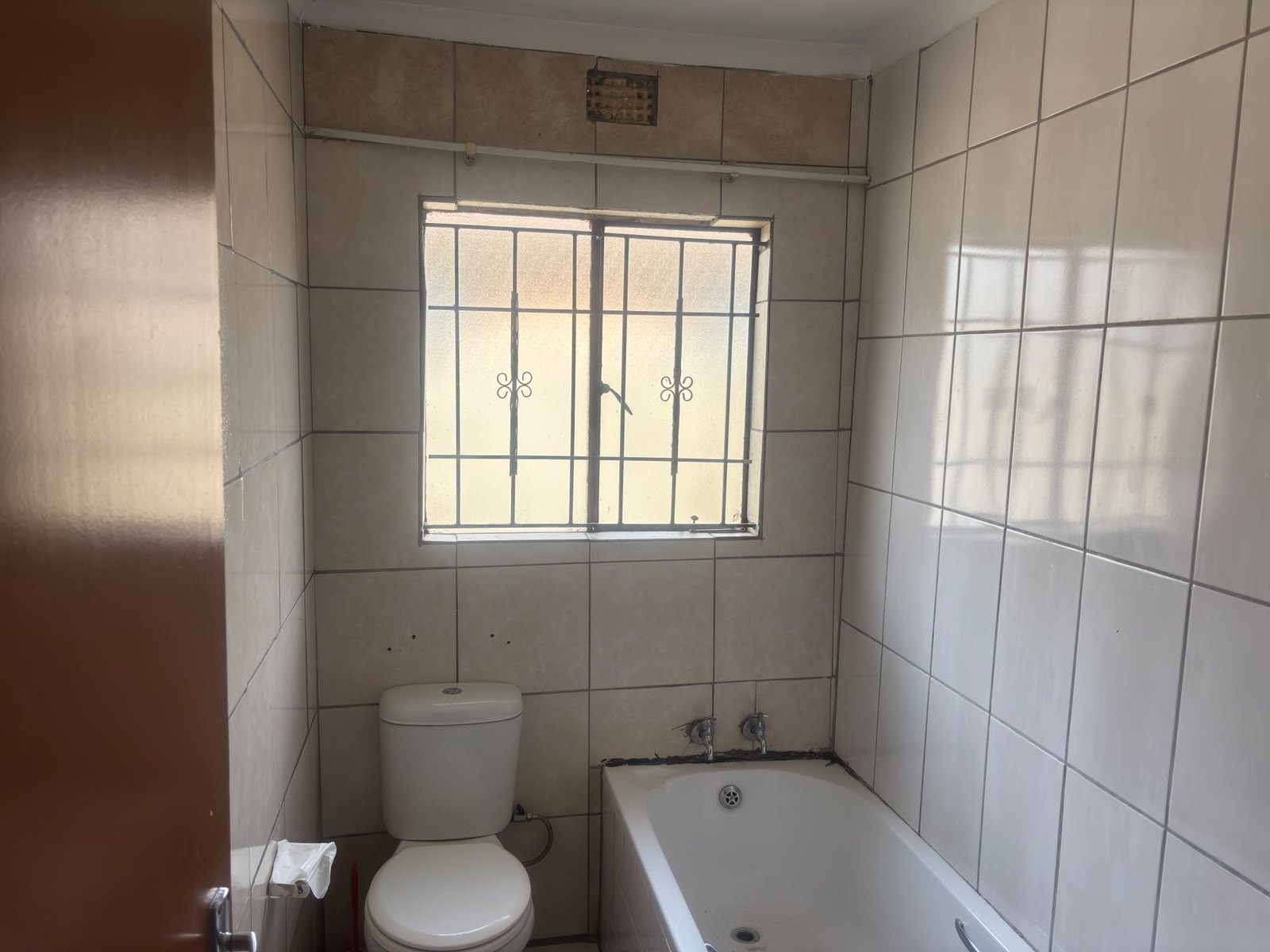 House for rent in Diepkloof Zone 4, Diepkloof, Soweto