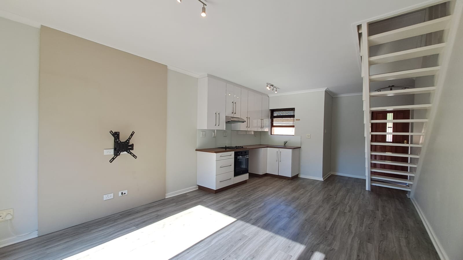 Townhouse for sale in Lorraine, Port Elizabeth, 90 m²