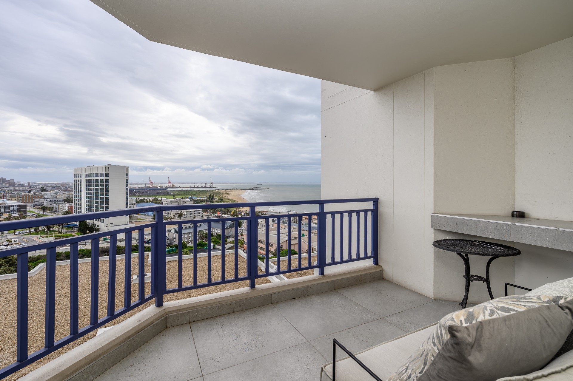 Apartment for sale in Summerstrand, Port Elizabeth, 74 m²