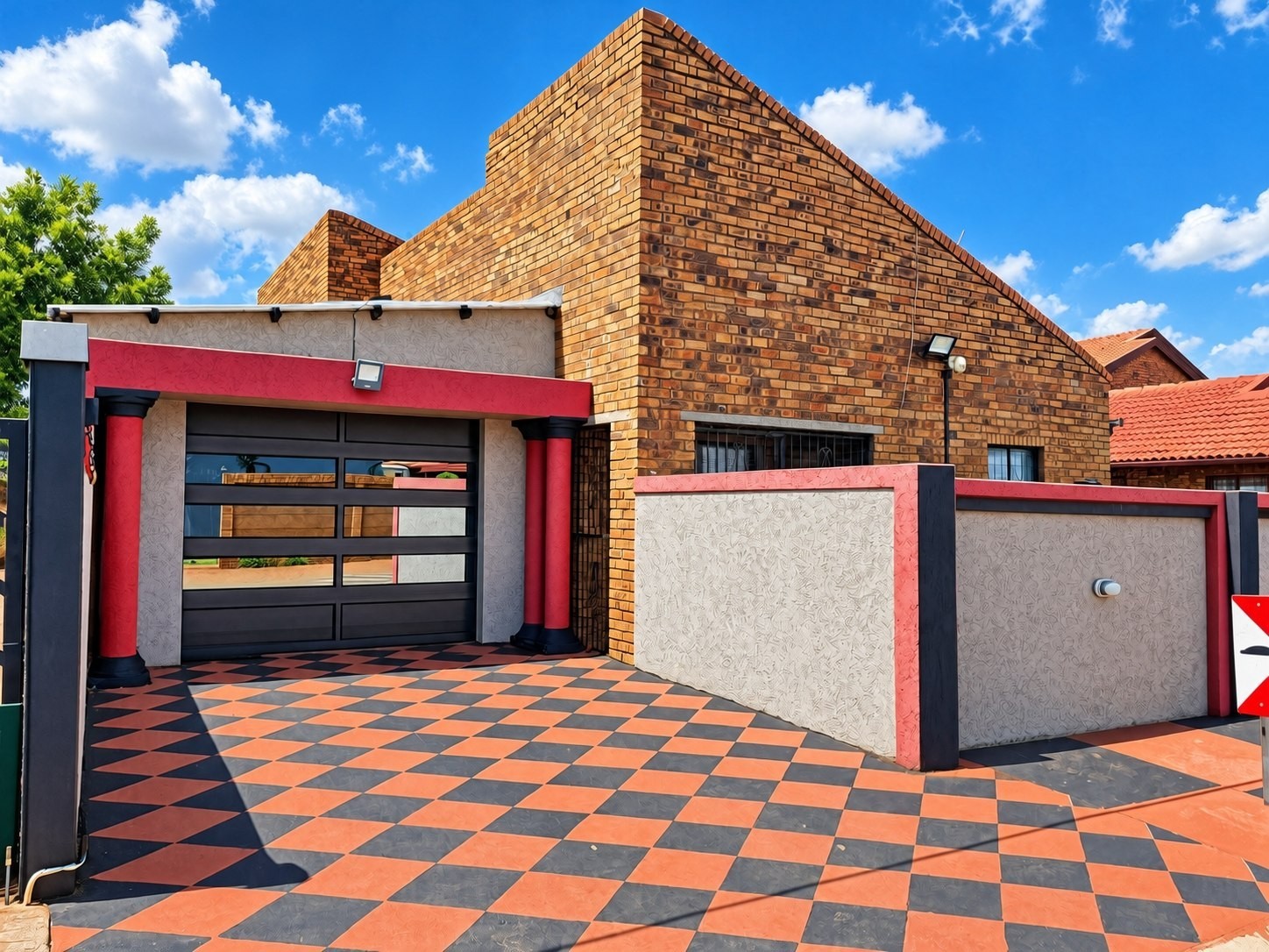 House for sale in Soshanguve XX, Soshanguve, 246 m²