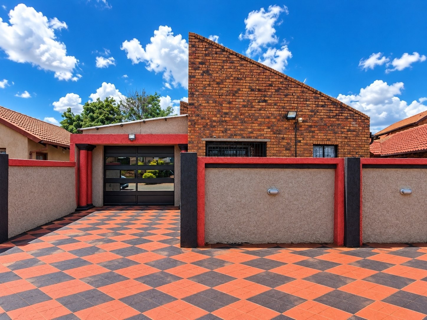 House for sale in Soshanguve XX, Soshanguve, 246 m²