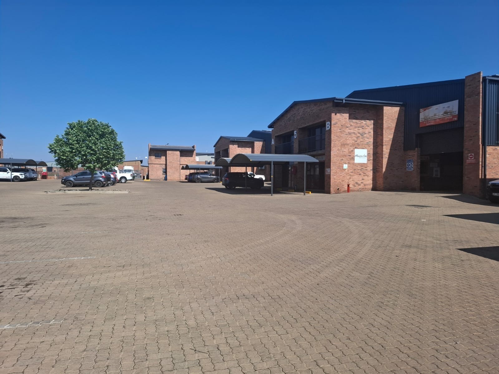 Warehouse for rent in SAE Business Park, Middelburg, 330 m²